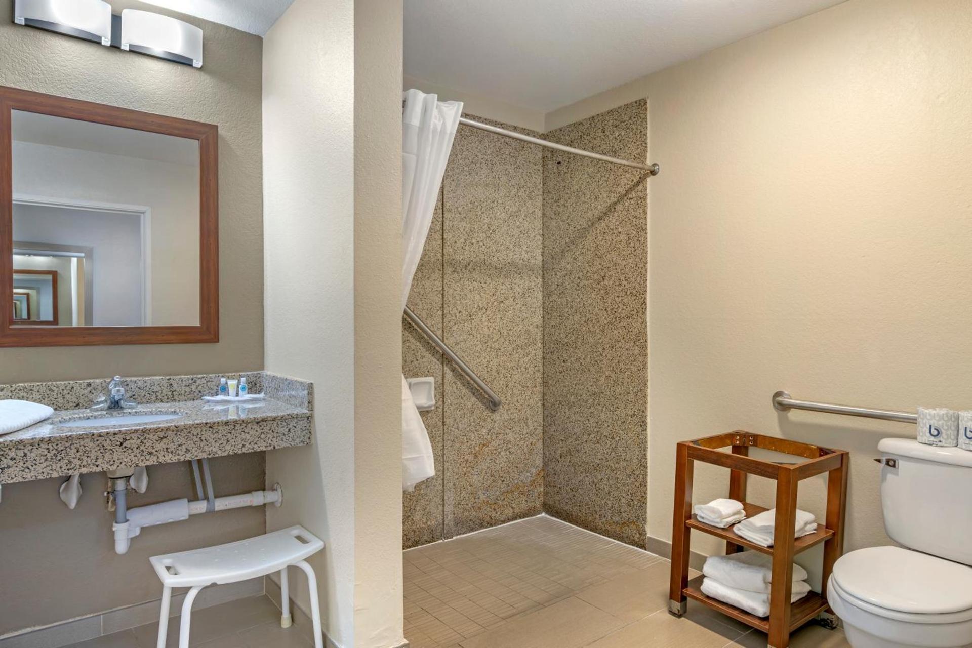 Comfort Suites Brunswick photo 18