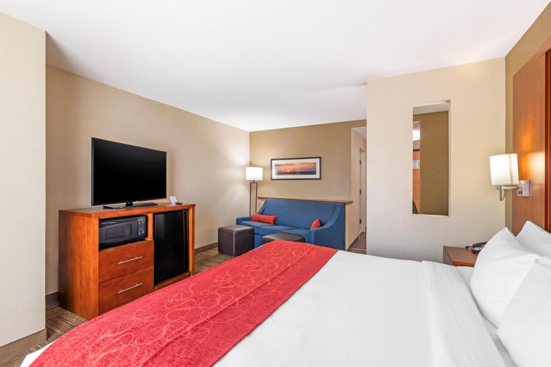 Comfort Suites Brunswick photo 21