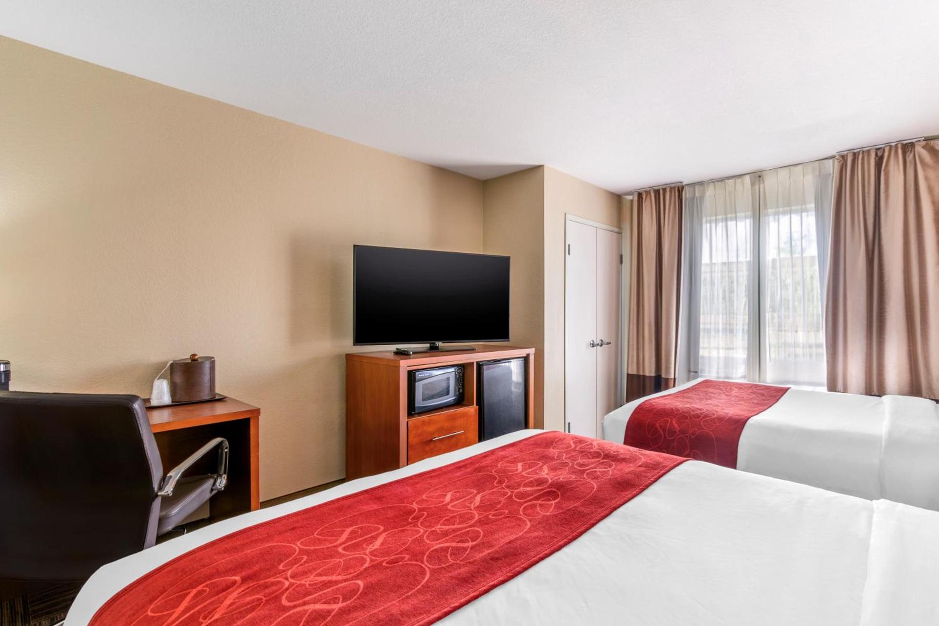 Comfort Suites Brunswick photo 25