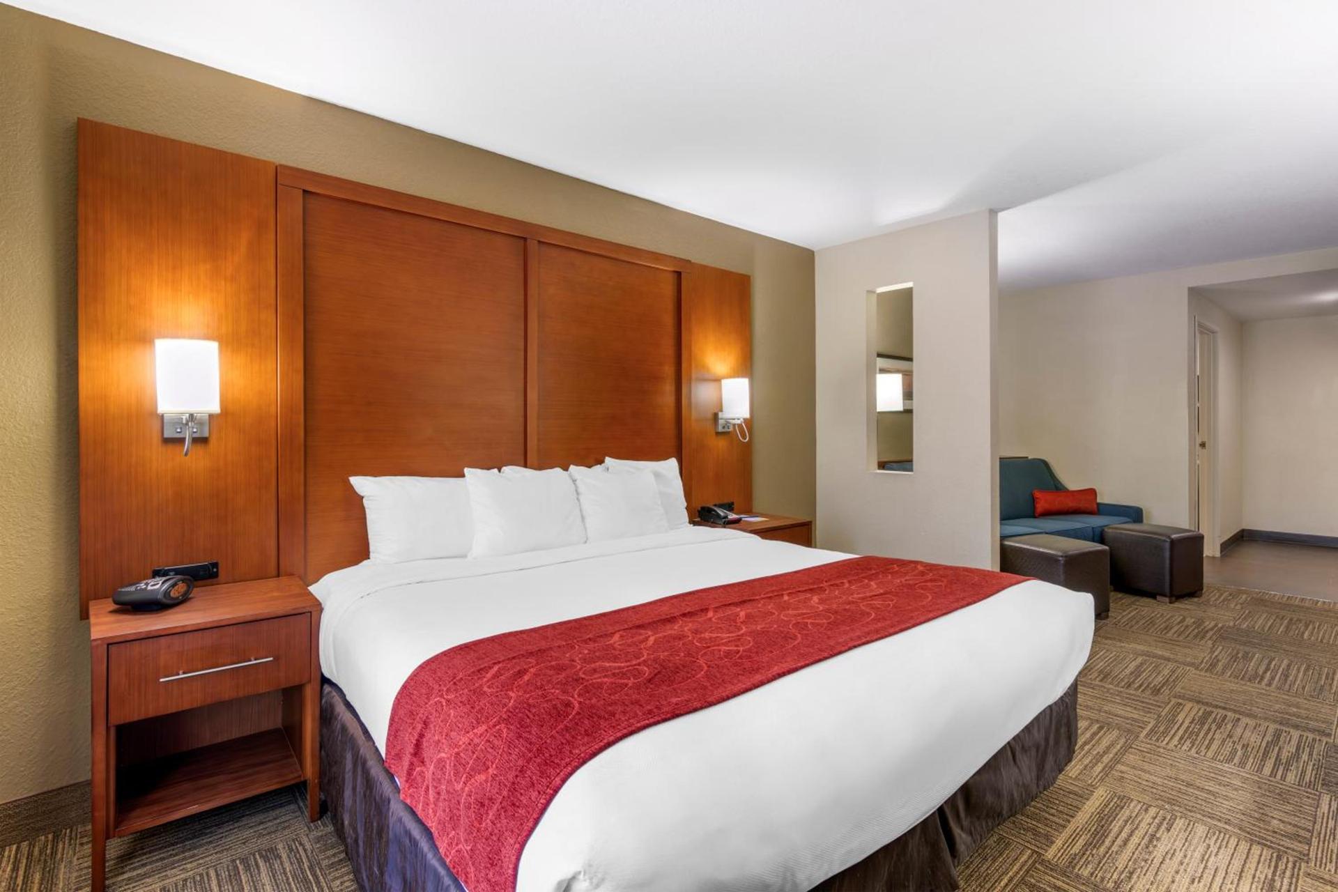 Comfort Suites Brunswick photo 28