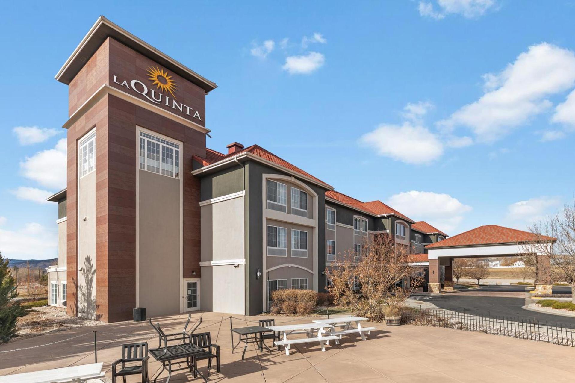 La Quinta Inn & Suites by Wyndham Loveland Estes Park photo 3