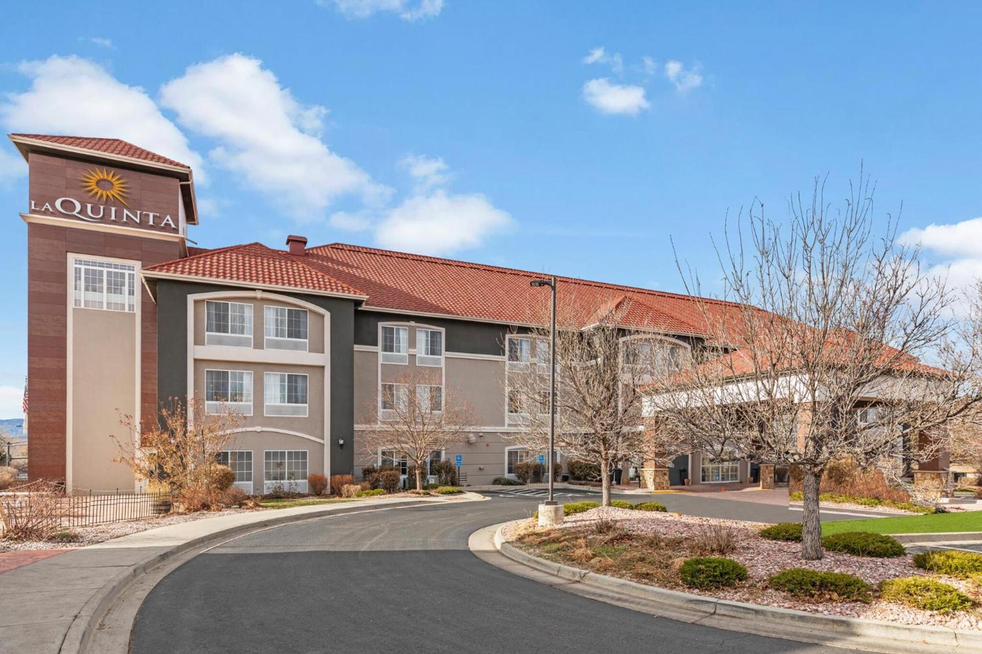La Quinta Inn & Suites by Wyndham Loveland Estes Park photo 2