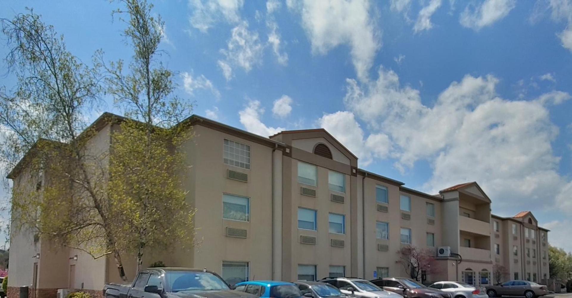 Holiday Inn Express Murrysville - Delmont by IHG photo 3