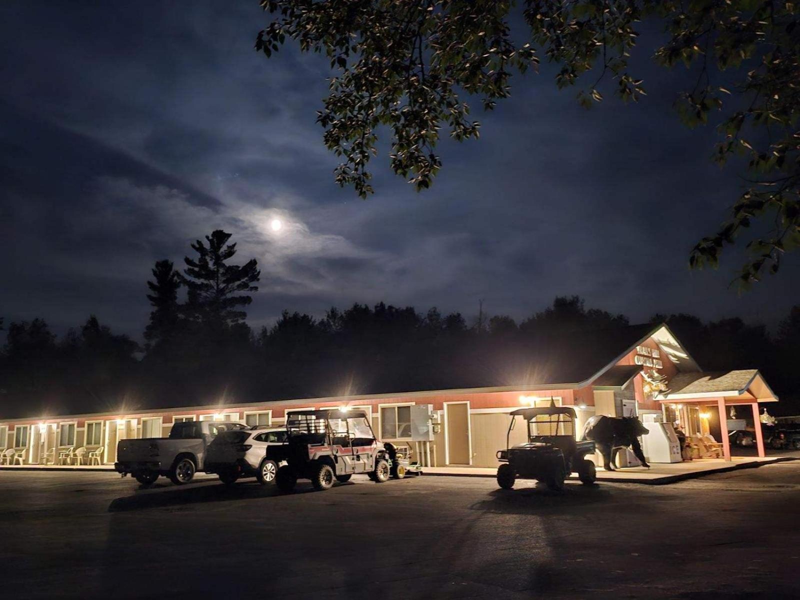 Trails INN Quadna Mountain Motel & RV Park photo 6