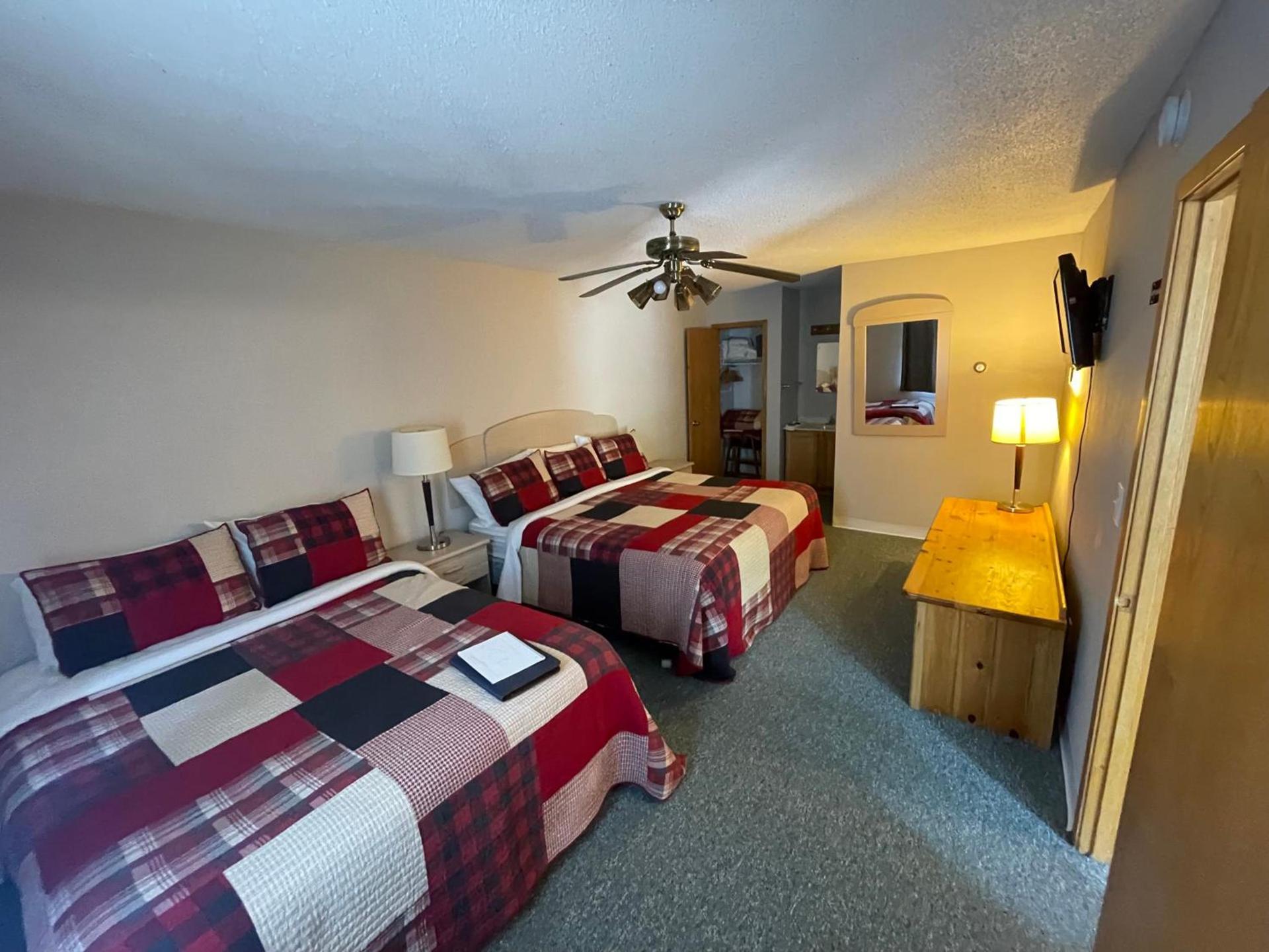 Trails INN Quadna Mountain Motel & RV Park photo 17