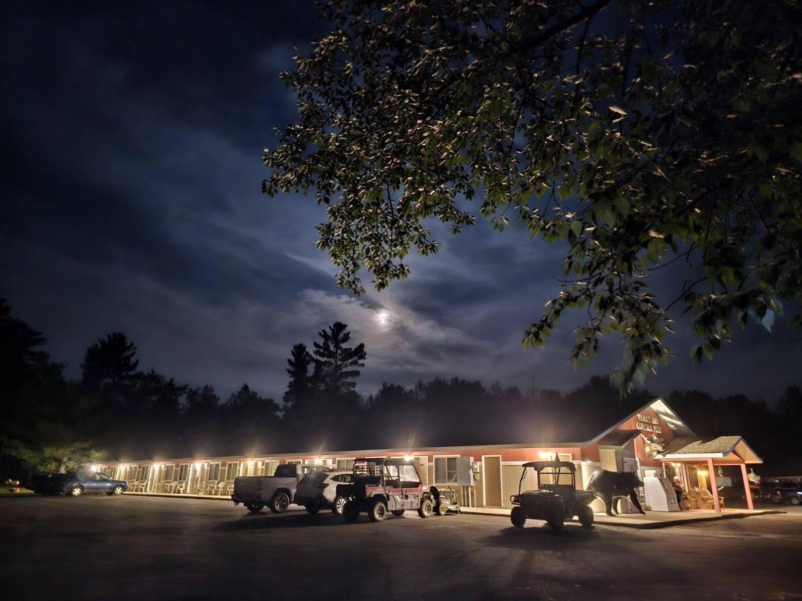 Trails INN Quadna Mountain Motel & RV Park photo 2