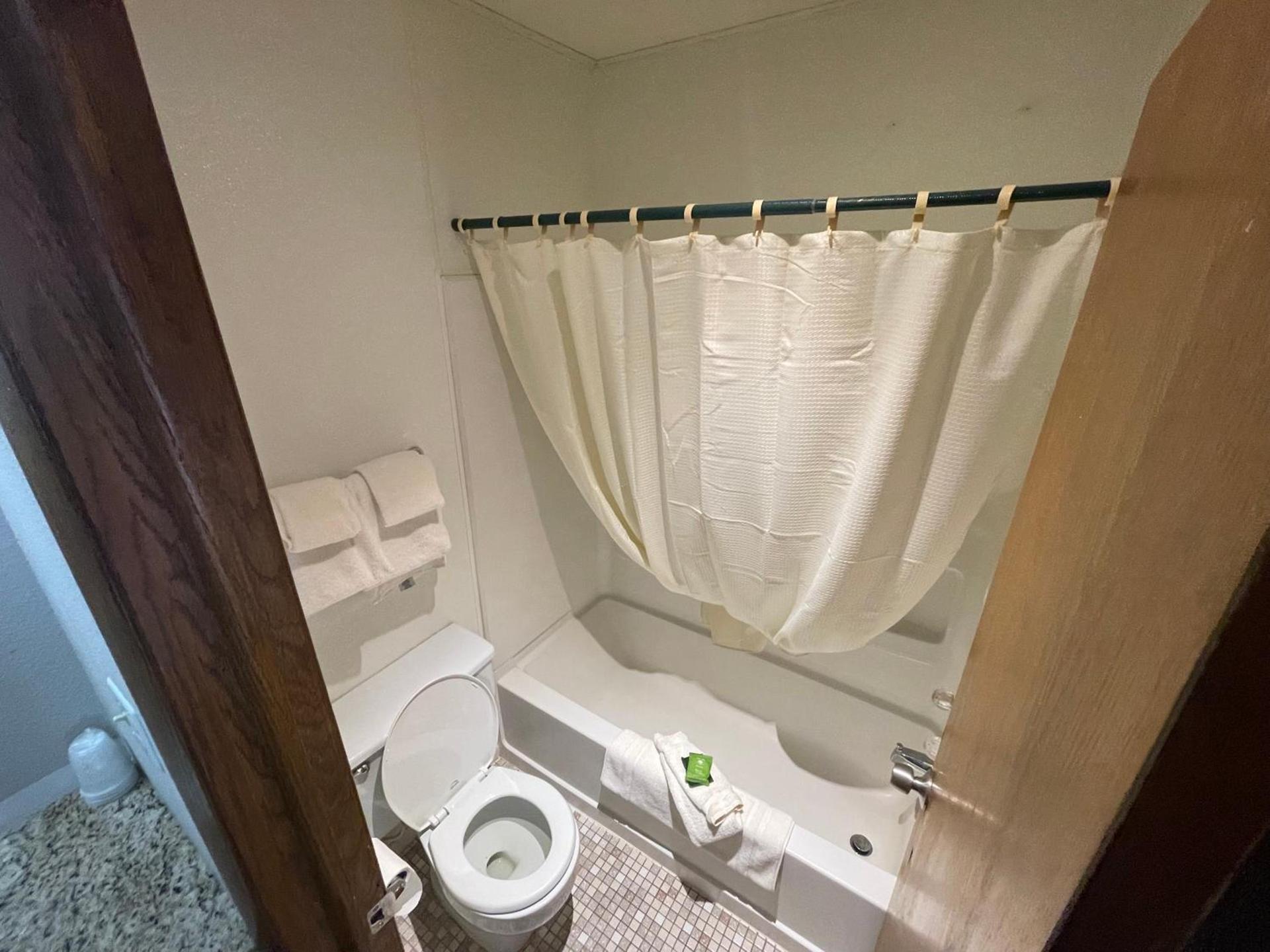 Trails INN Quadna Mountain Motel & RV Park photo 24