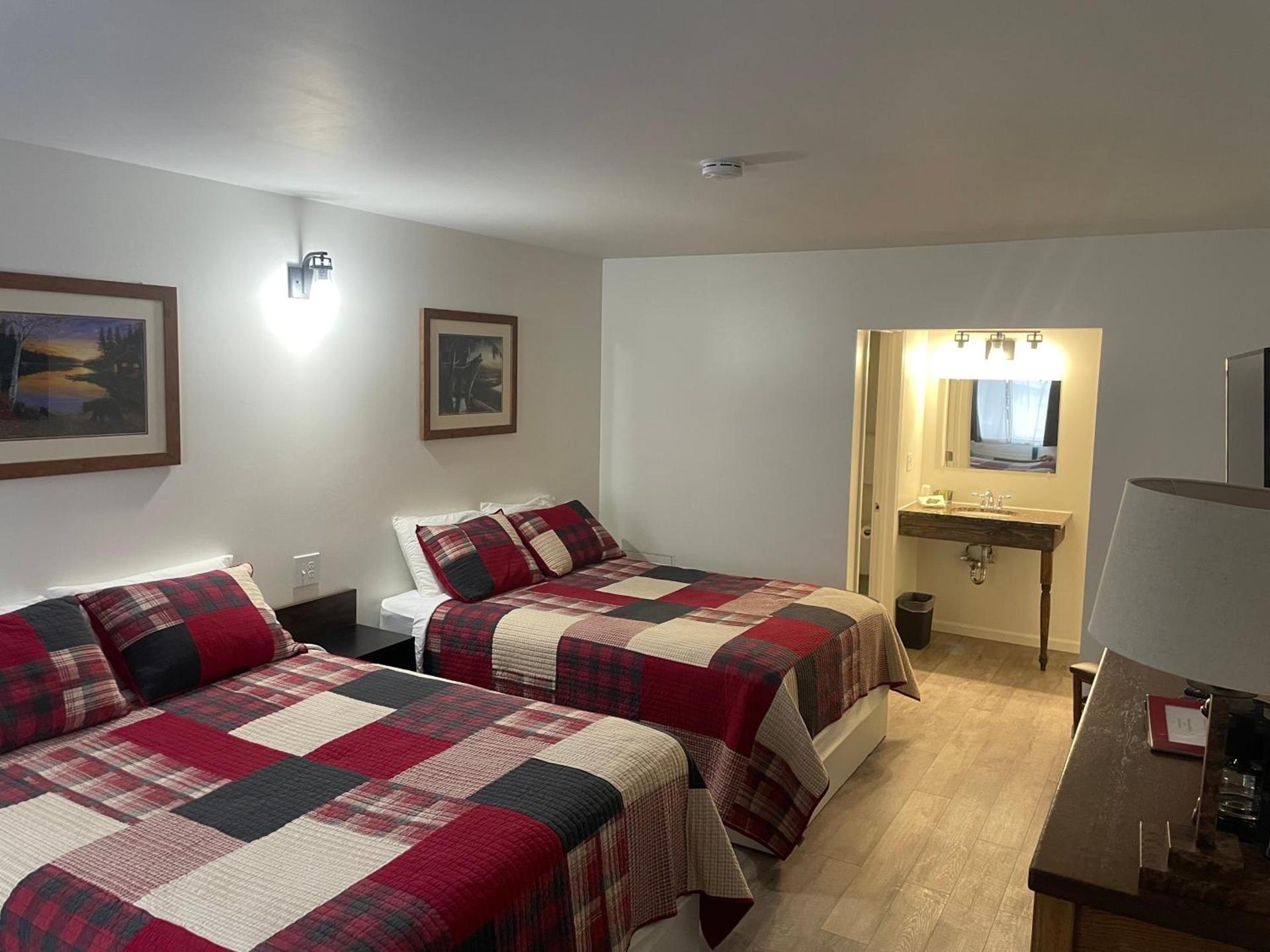 Trails INN Quadna Mountain Motel & RV Park photo 36