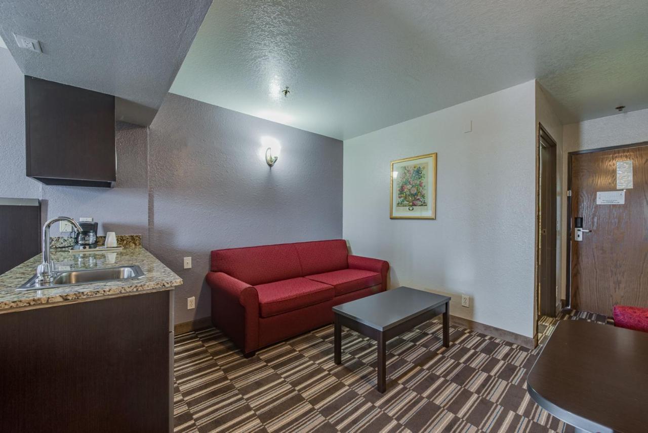 Microtel Inn & Suites by Wyndham Oklahoma City Airport photo 7