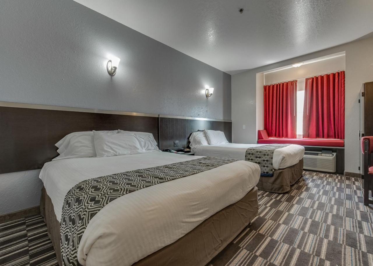 Microtel Inn & Suites by Wyndham Oklahoma City Airport photo 2