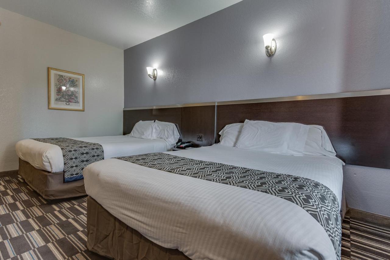 Microtel Inn & Suites by Wyndham Oklahoma City Airport photo 37