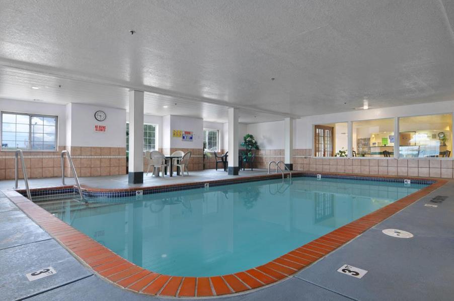 Microtel Inn & Suites by Wyndham Oklahoma City Airport photo 35