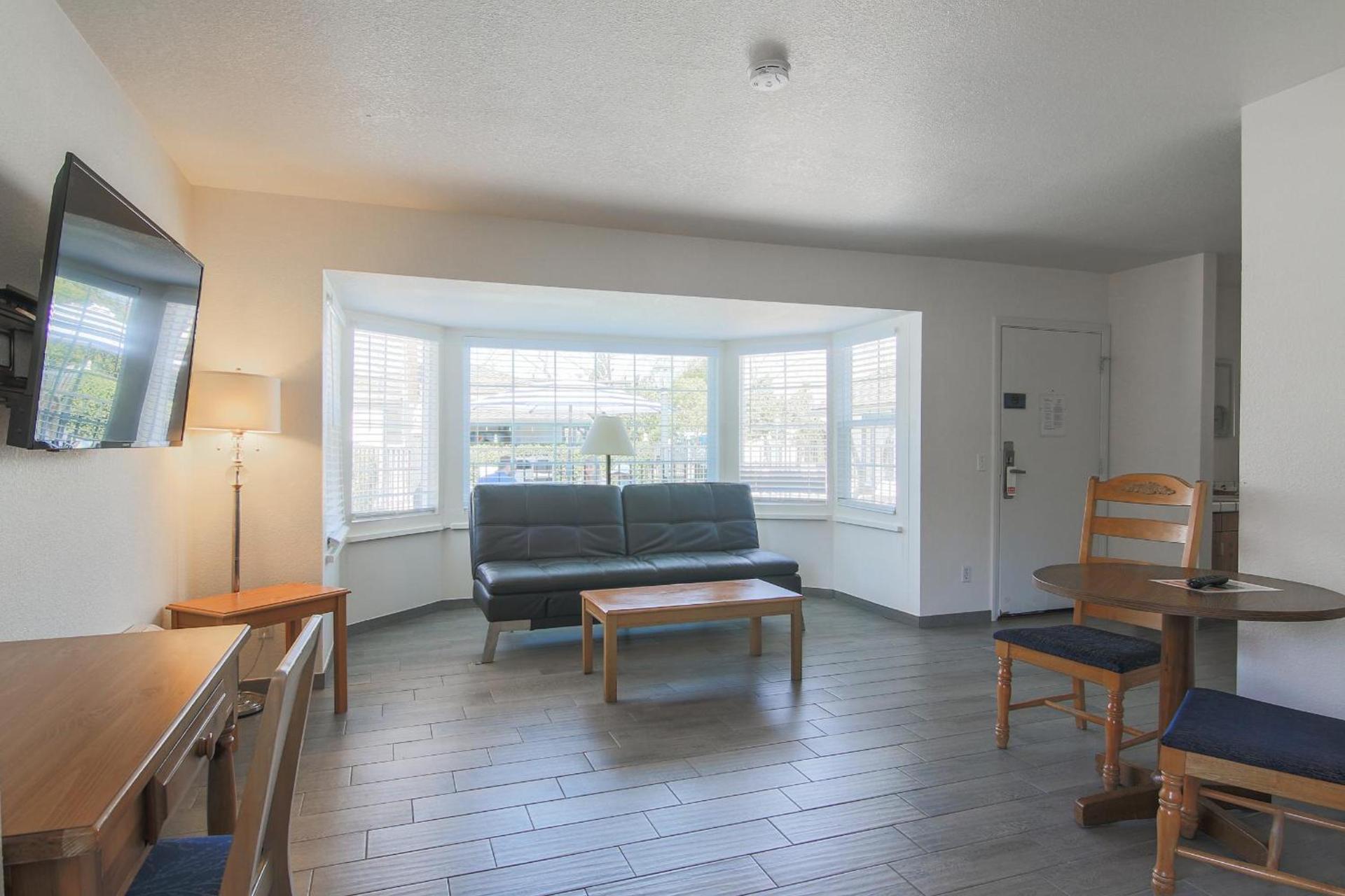 Solvang Inn & Cottages photo 11