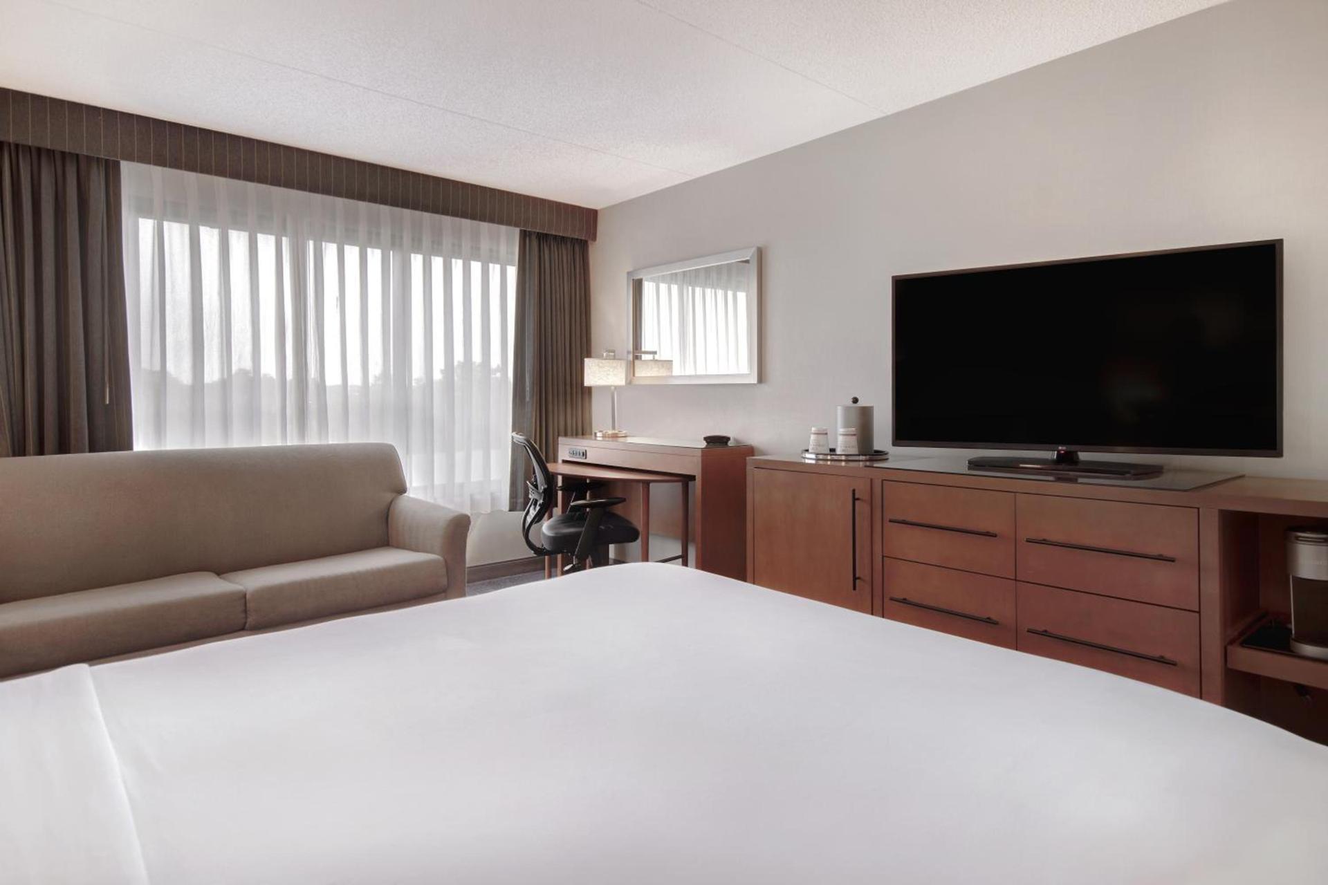 Crowne Plaza Auburn Hills by IHG photo 4
