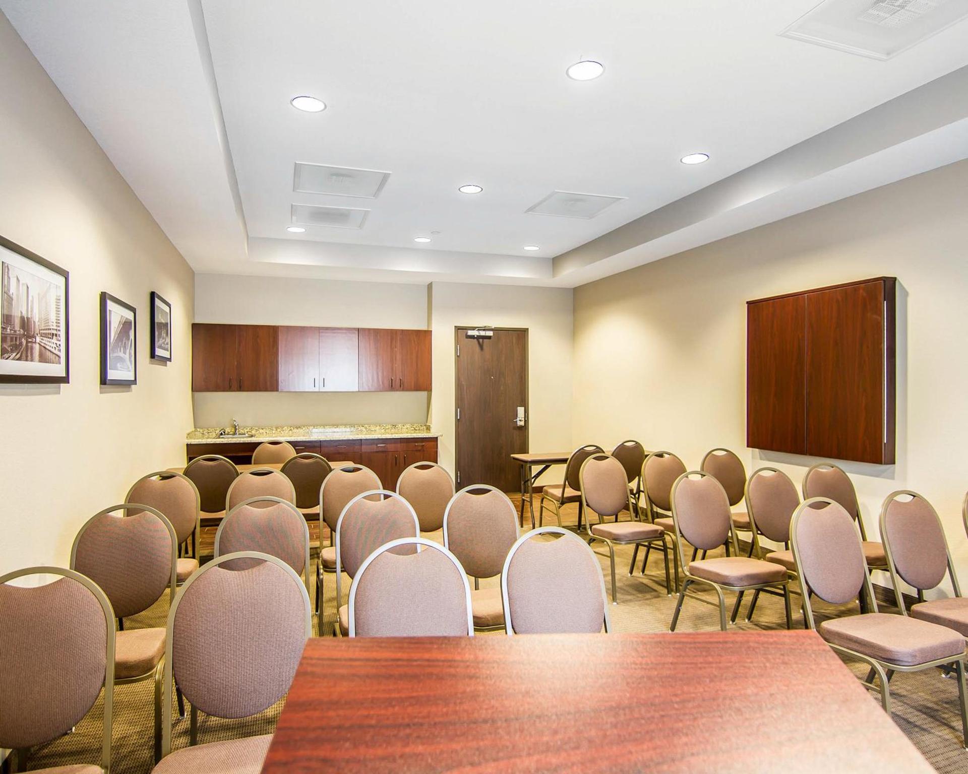 MainStay Suites Lufkin photo 19