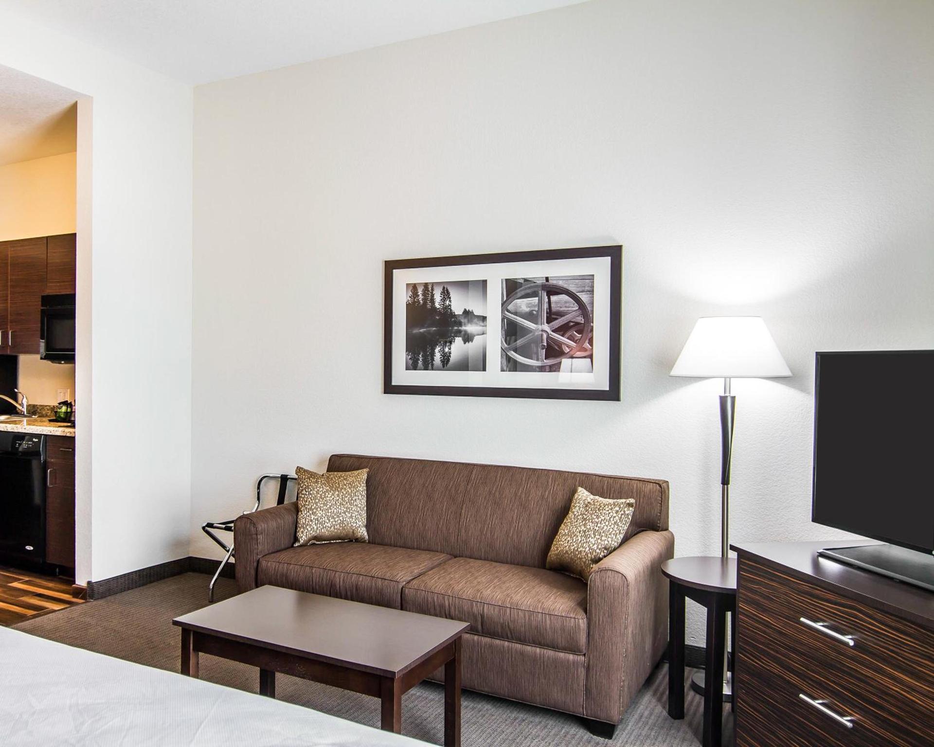MainStay Suites Lufkin photo 25