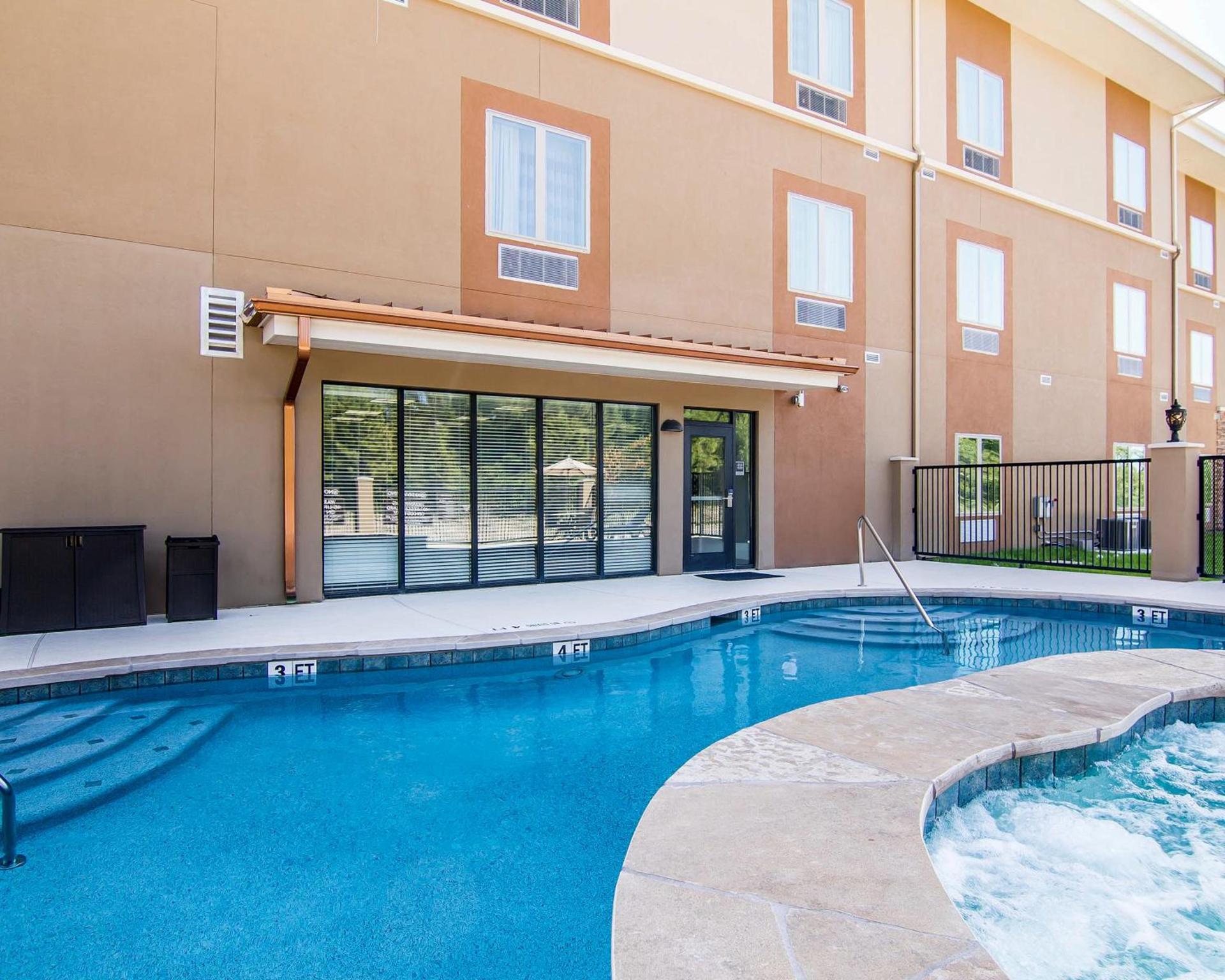 MainStay Suites Lufkin photo 13