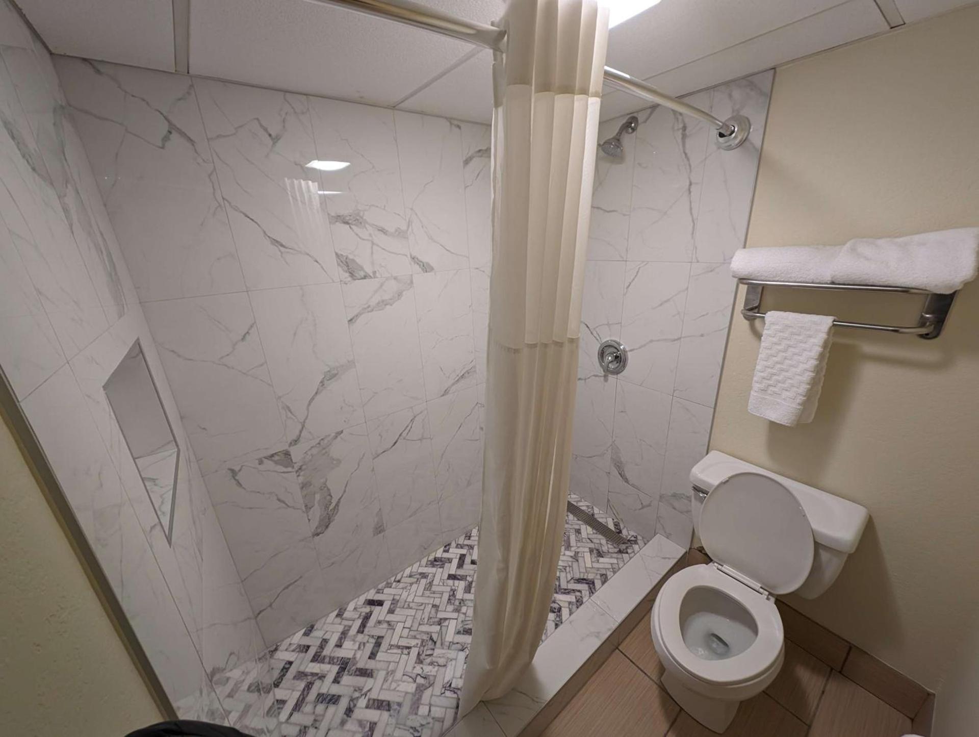 Best Western Windsor Suites photo 30