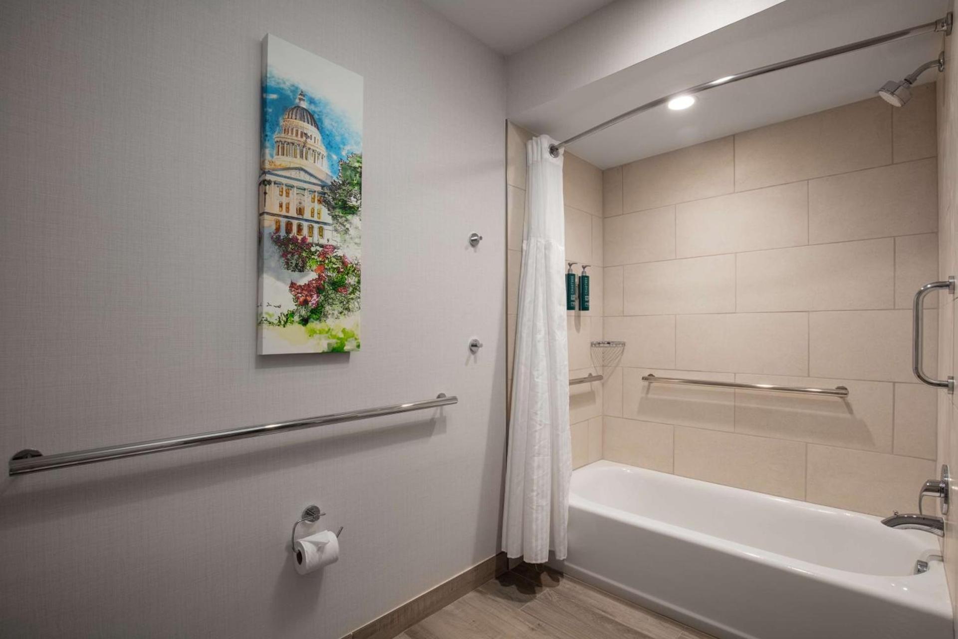 DoubleTree By Hilton Sacramento photo 36