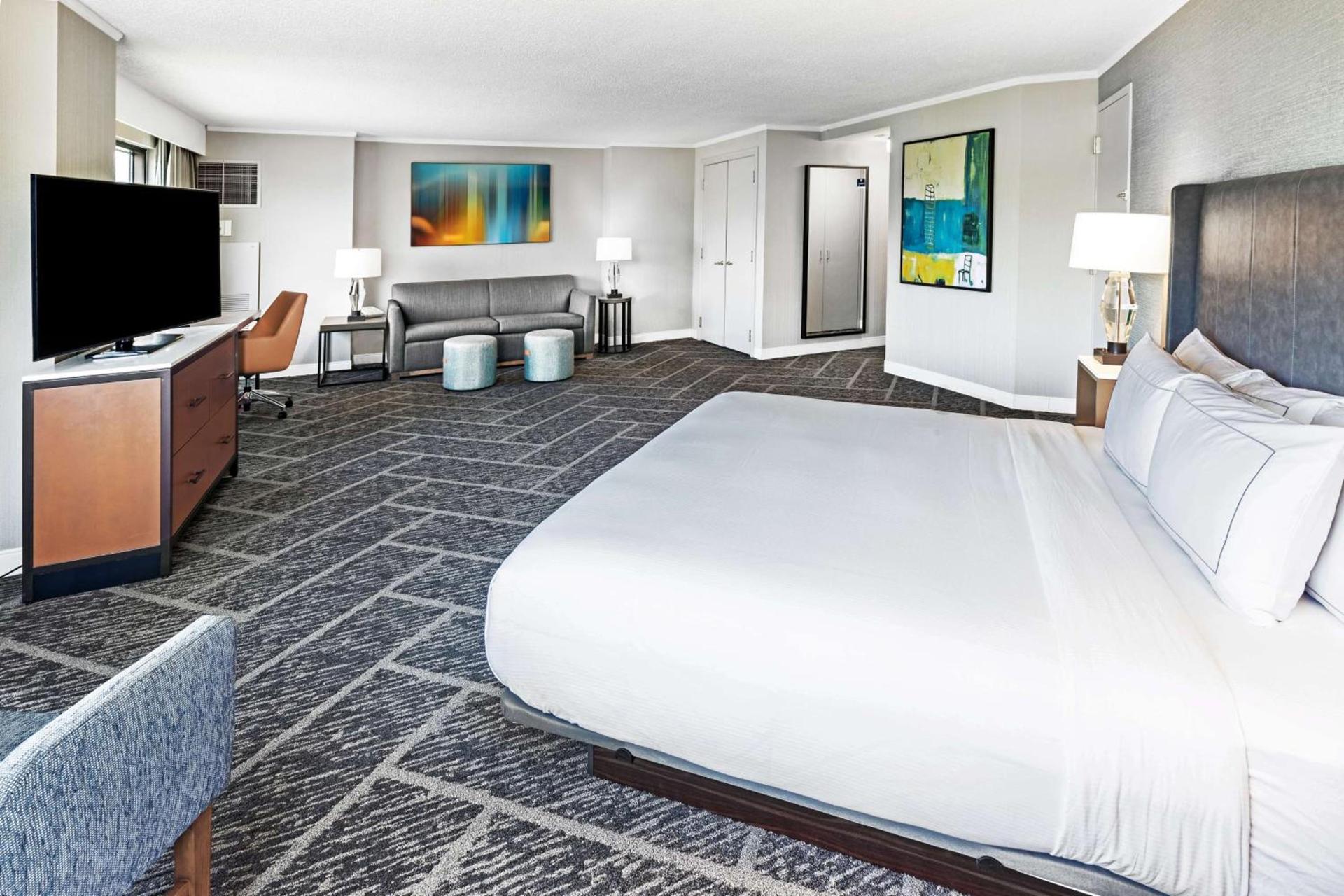 DoubleTree by Hilton Tulsa - Warren Place photo 30