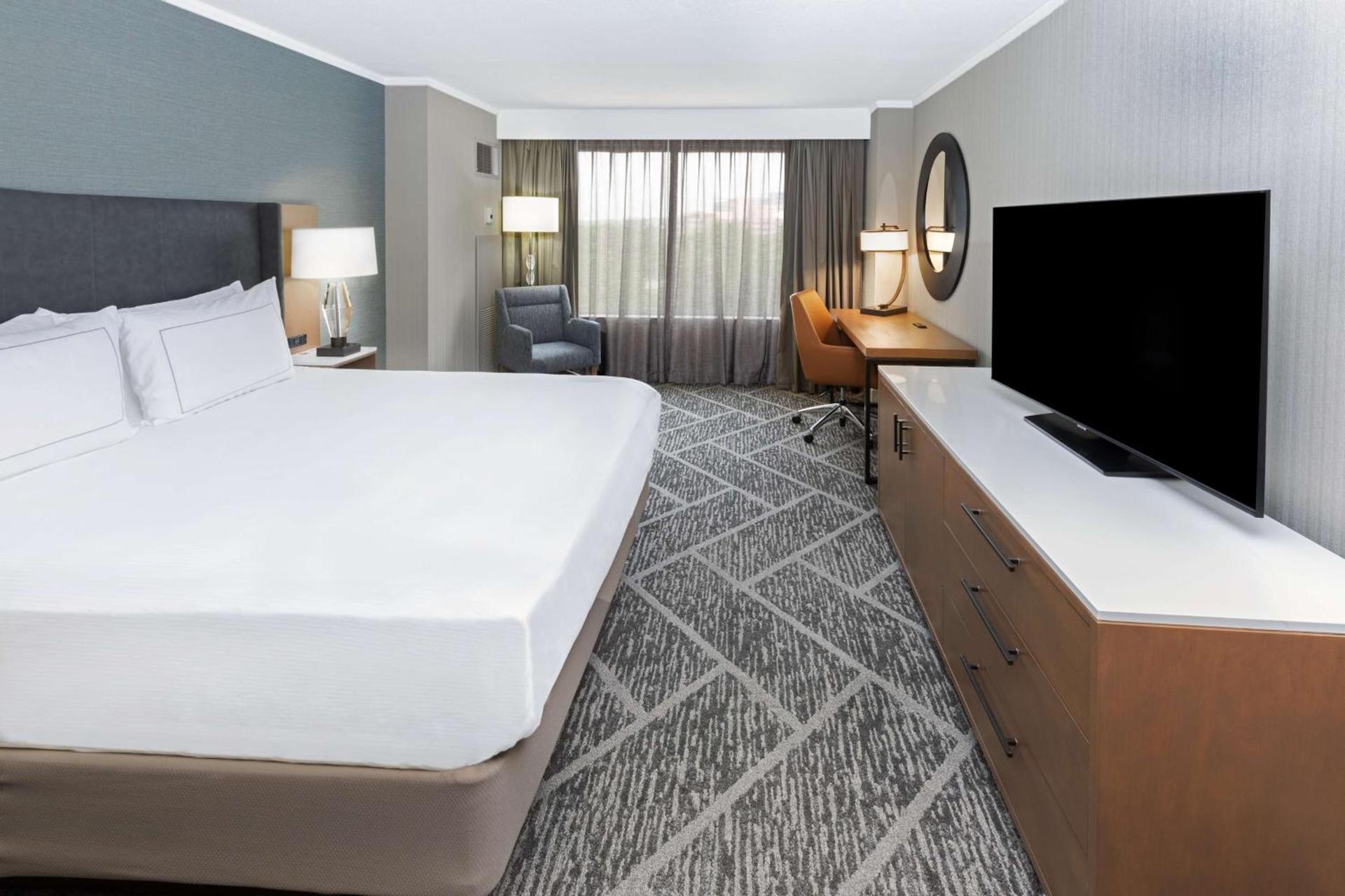 DoubleTree by Hilton Tulsa - Warren Place photo 37