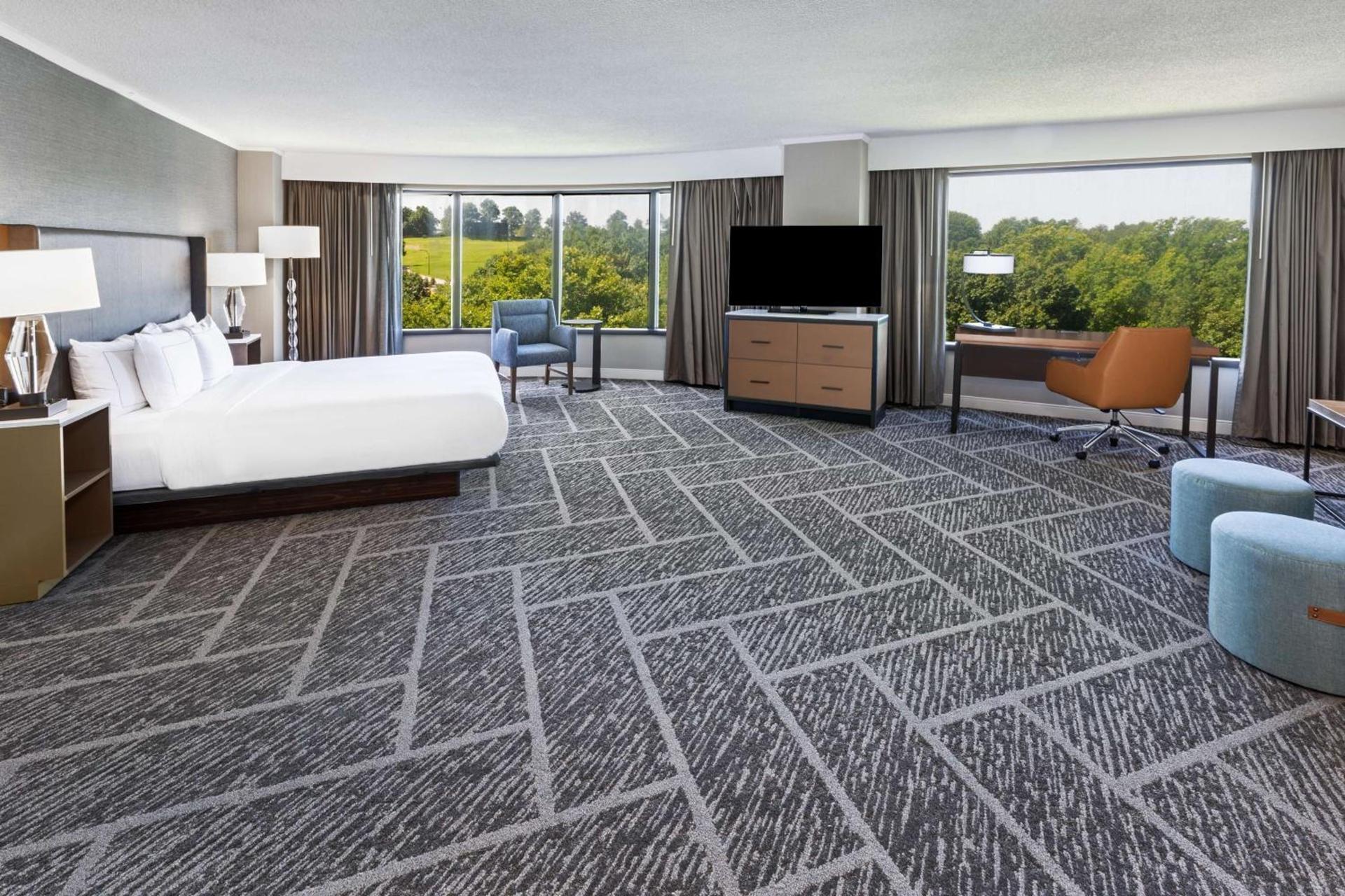 DoubleTree by Hilton Tulsa - Warren Place photo 32