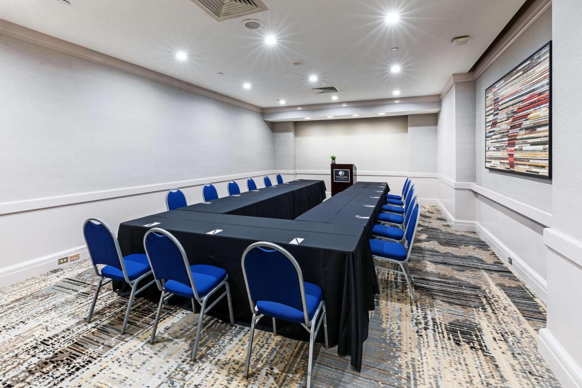 DoubleTree by Hilton Tulsa - Warren Place photo 63
