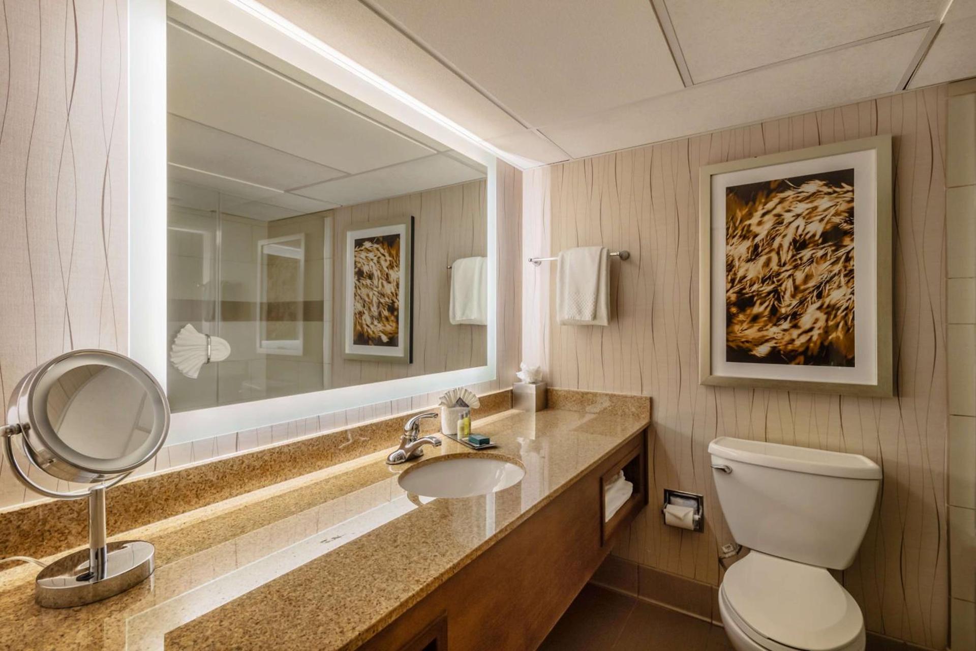 DoubleTree by Hilton Lawrence photo 28