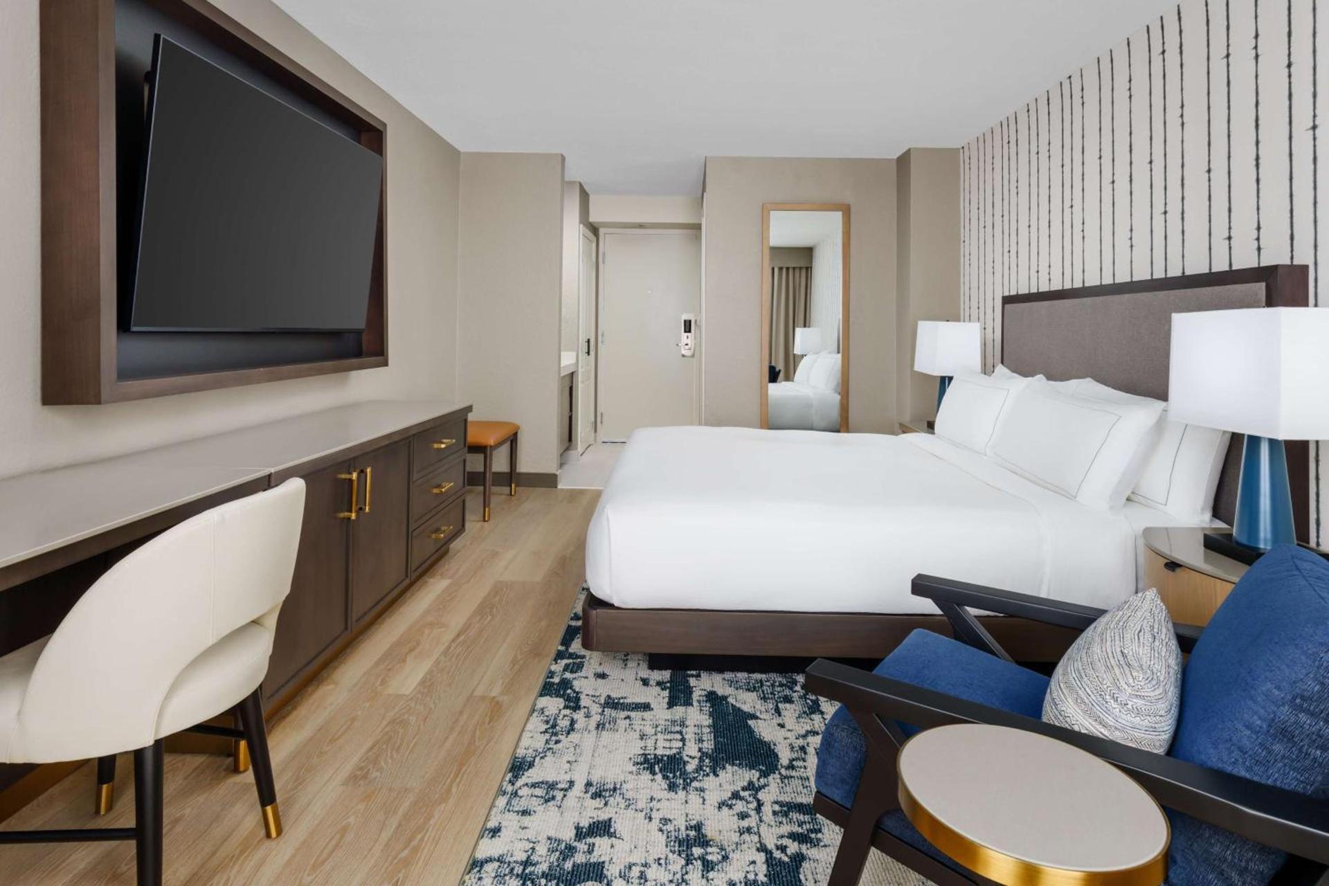 DoubleTree by Hilton Charlotte City Center photo 32