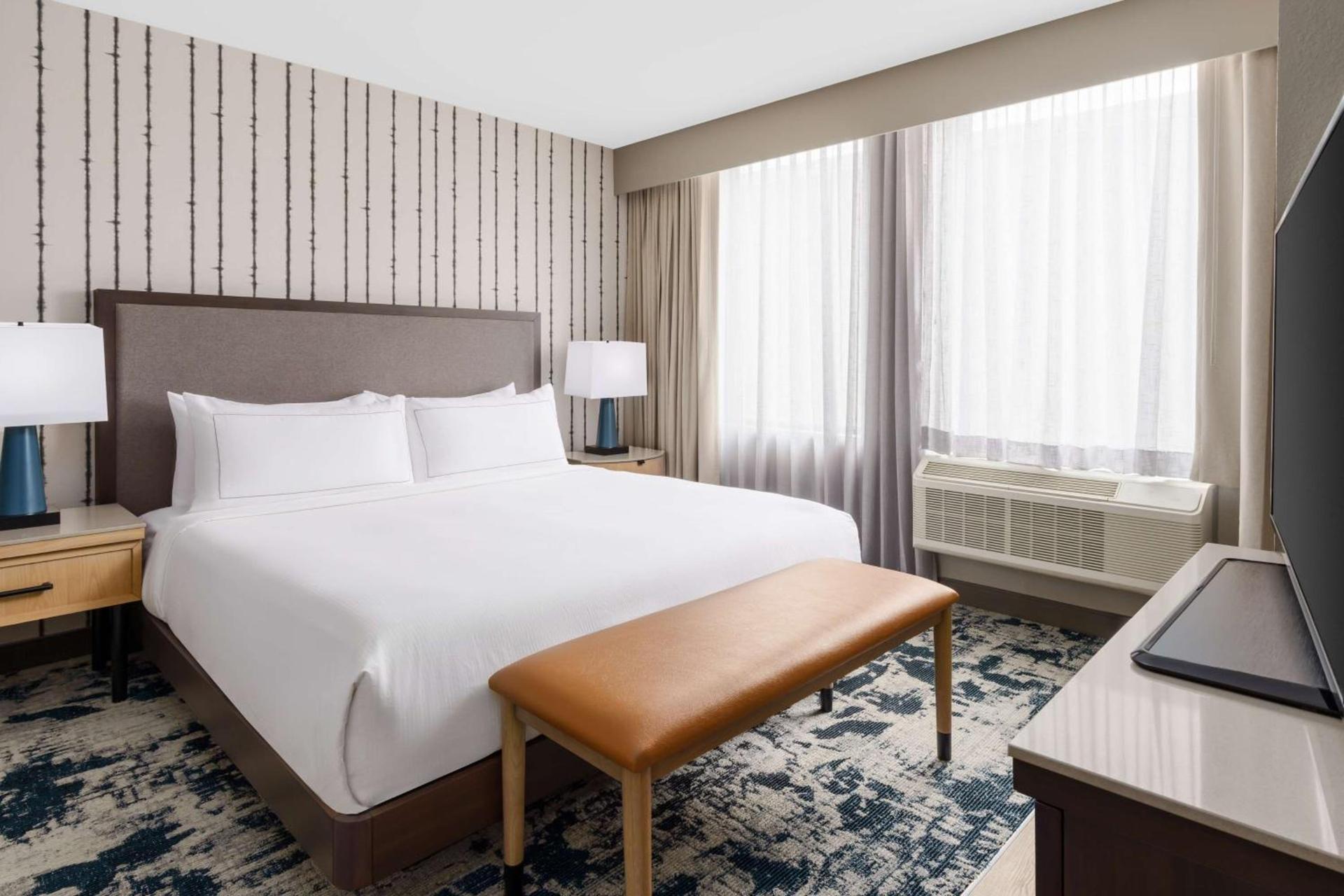 DoubleTree by Hilton Charlotte City Center photo 33