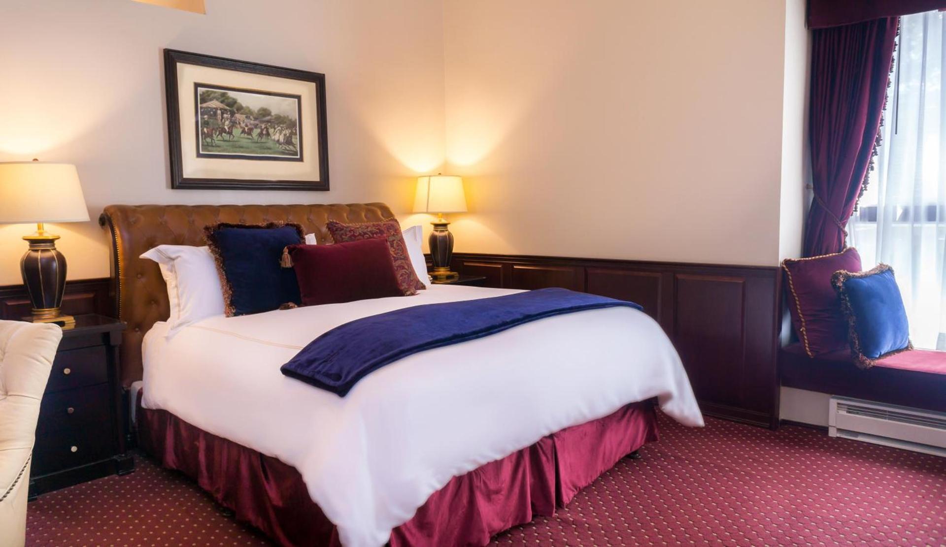 Carriage House Inn photo 27