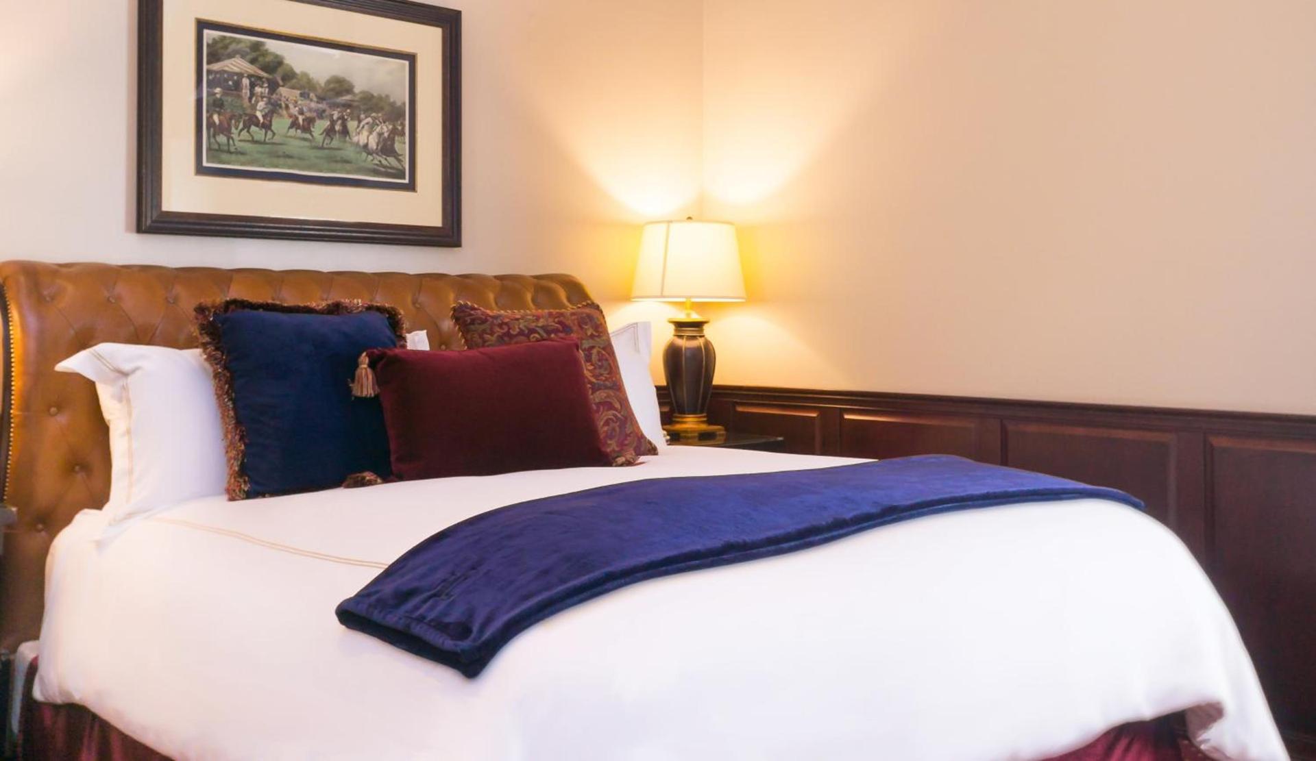 Carriage House Inn photo 26