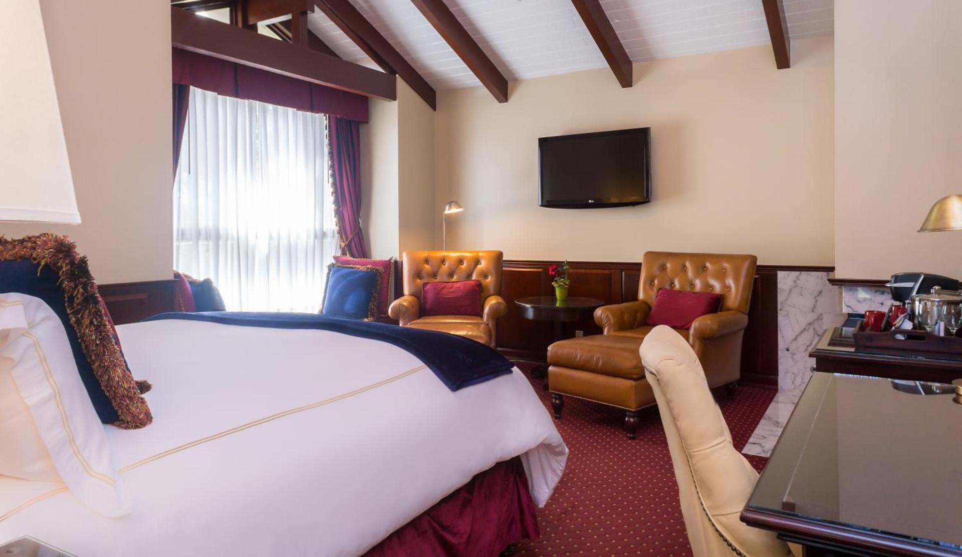 Carriage House Inn photo 8