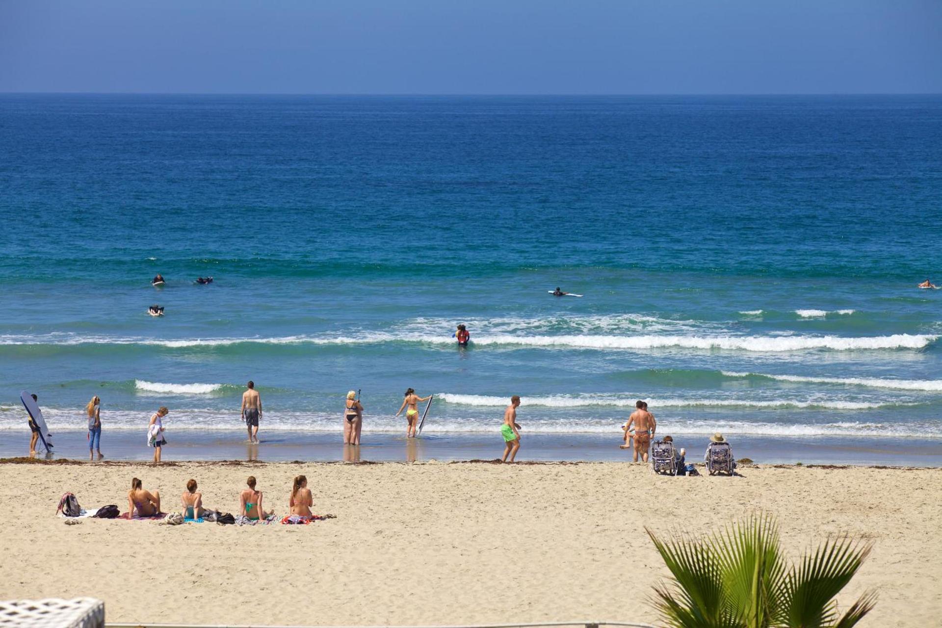 Surfer Beach Hotel photo 52