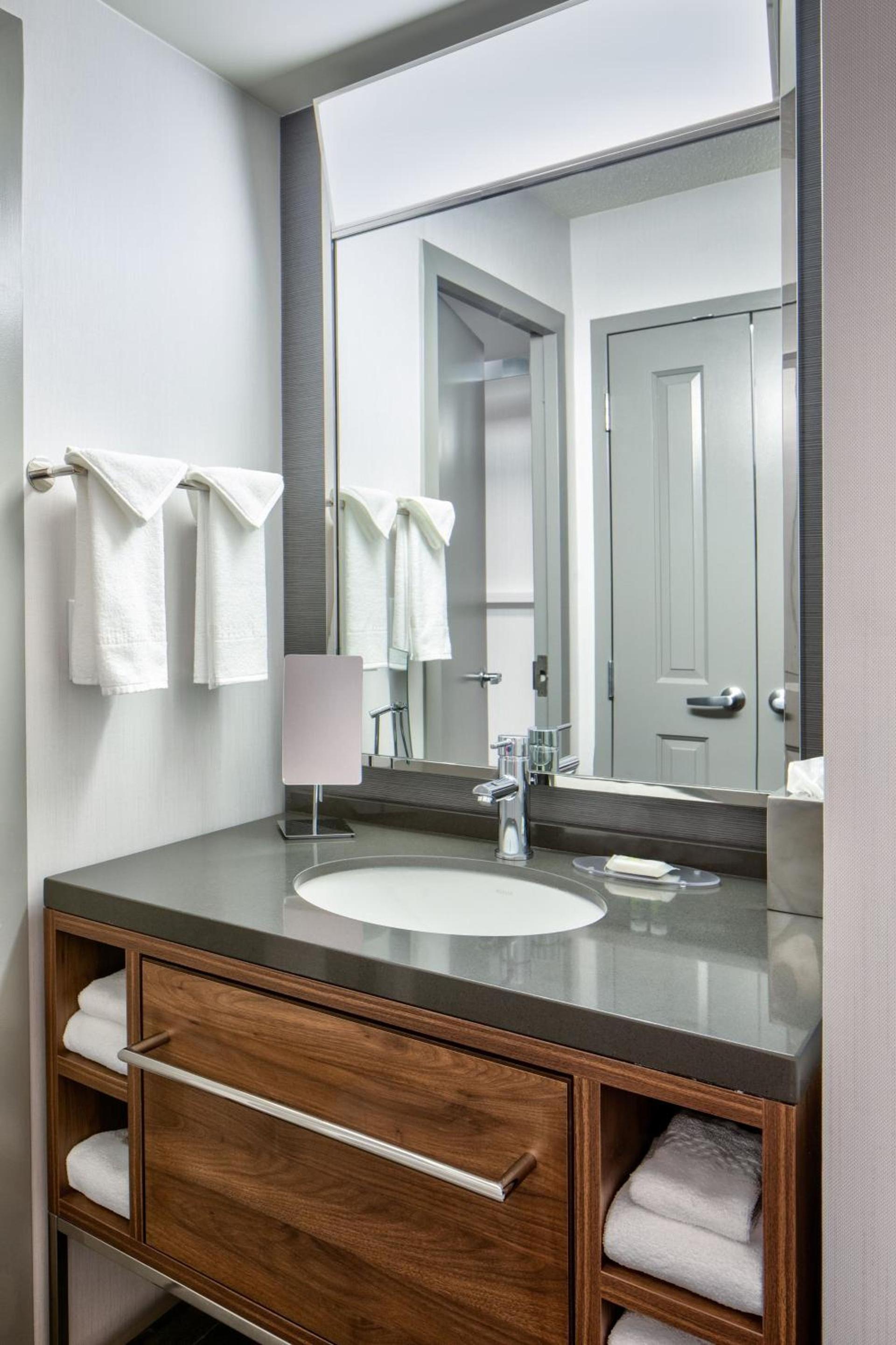 Courtyard by Marriott Chicago Downtown/River North photo 18