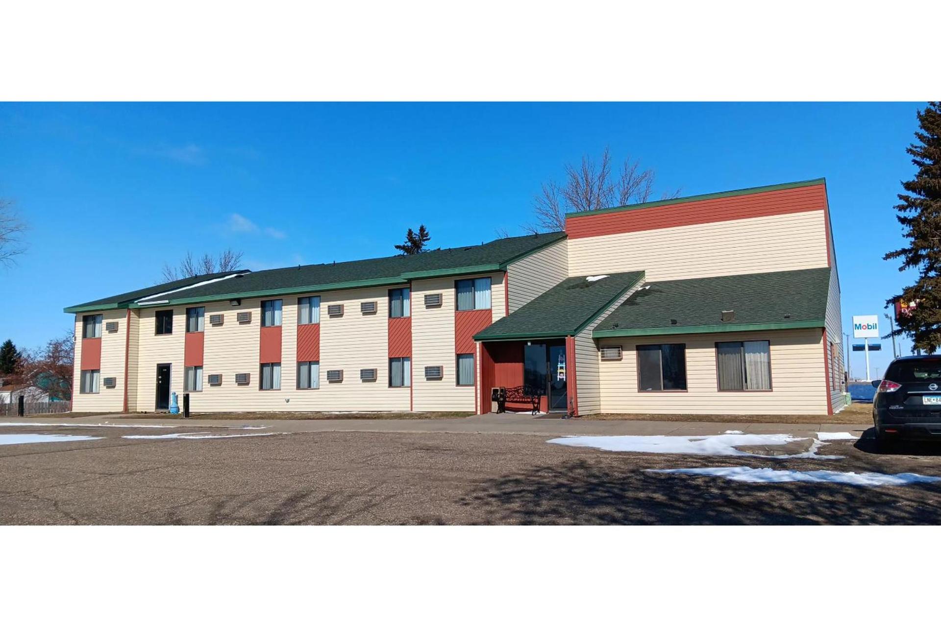 Scotwood Motel by OYO Washburn ND photo 2