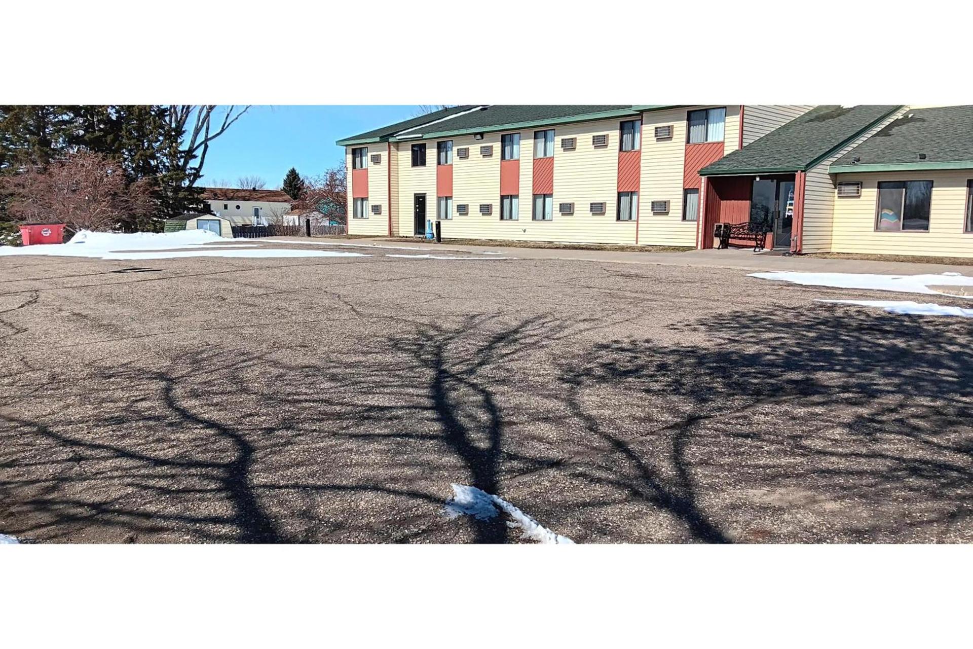 Scotwood Motel by OYO Washburn ND photo 10