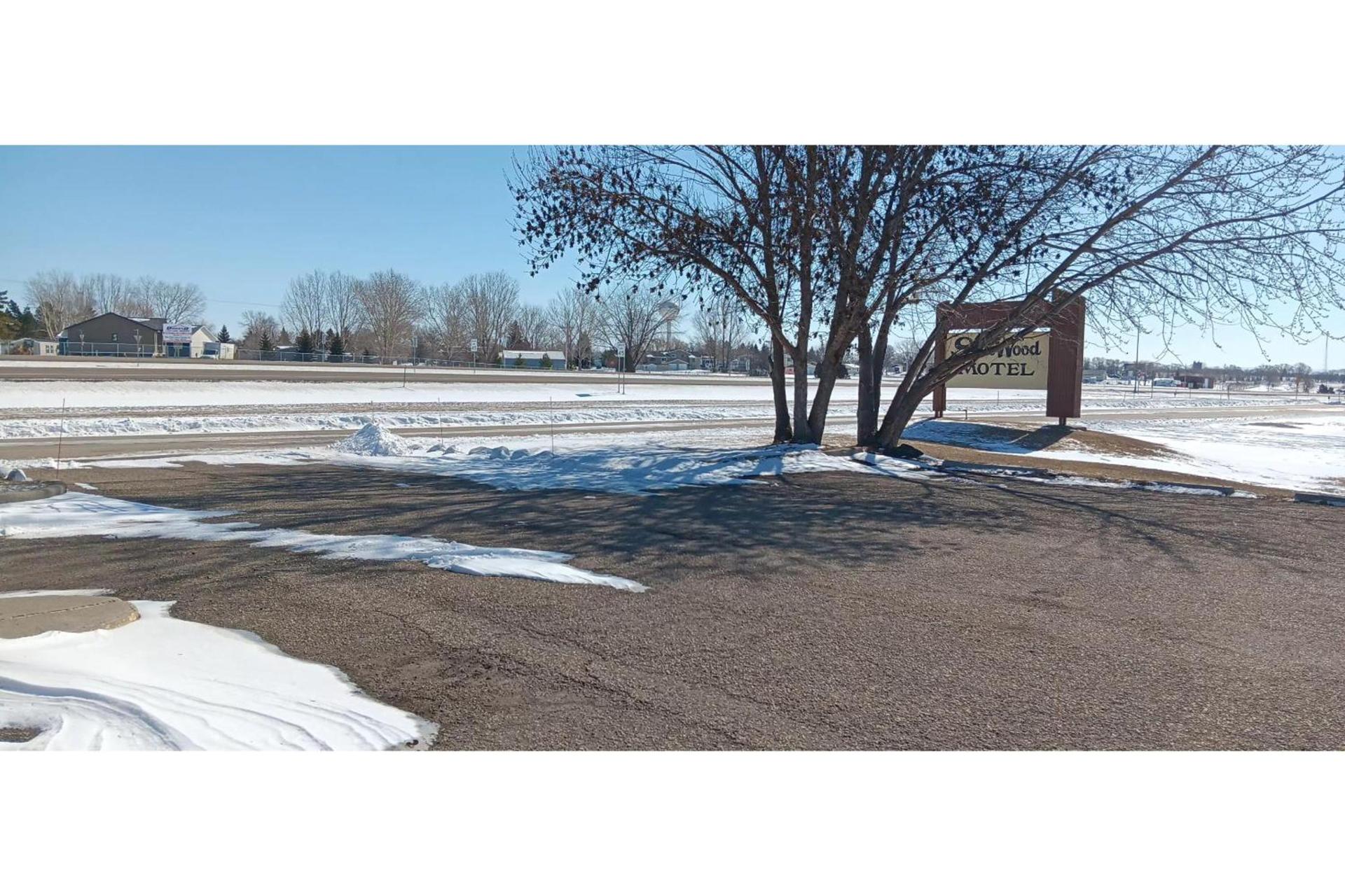 Scotwood Motel by OYO Washburn ND photo 9