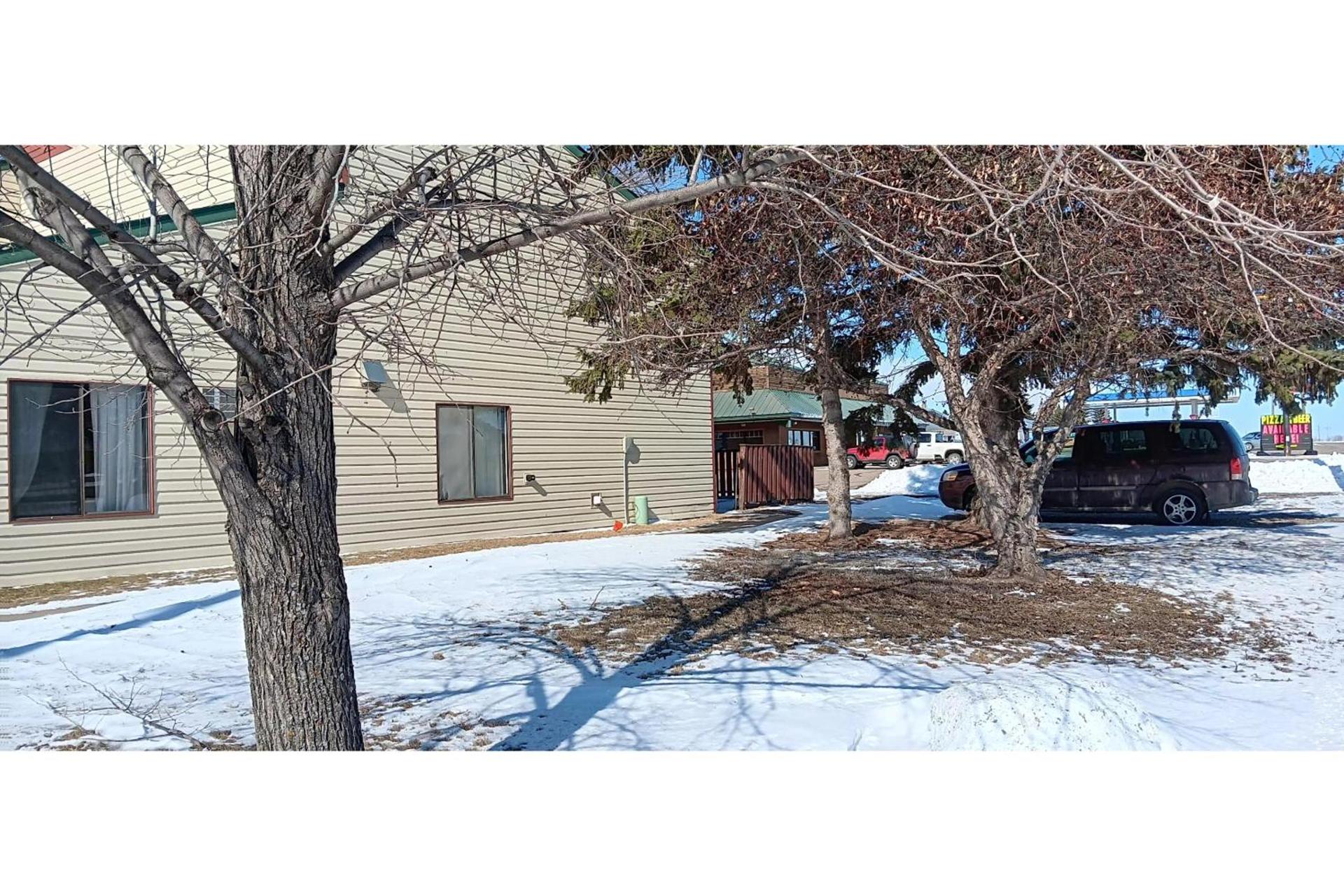 Scotwood Motel by OYO Washburn ND photo 11