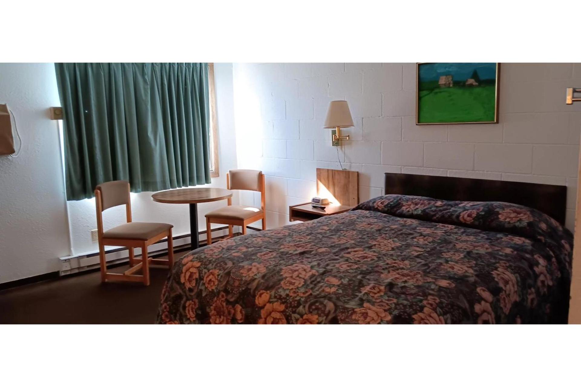 Scotwood Motel by OYO Washburn ND photo 12