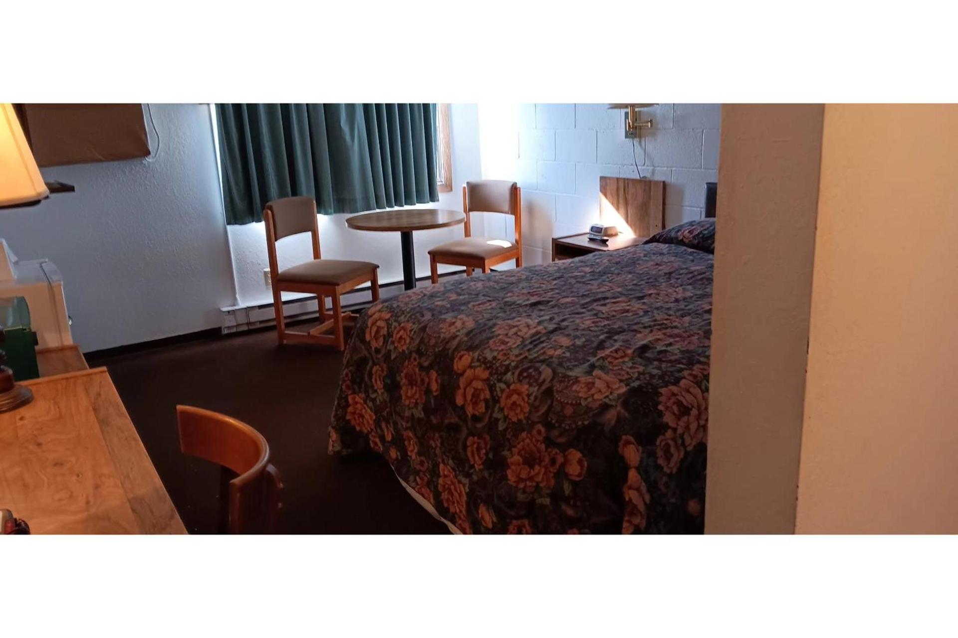 Scotwood Motel by OYO Washburn ND photo 14