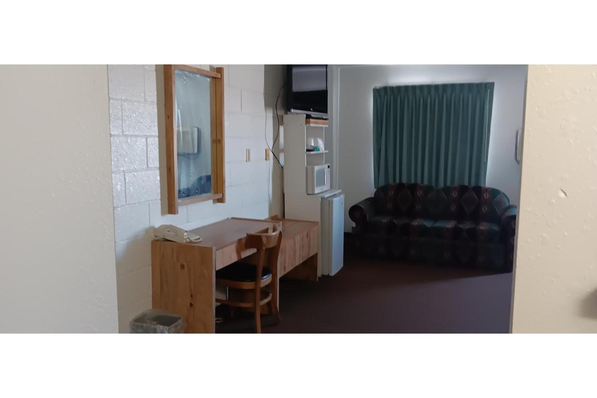 Scotwood Motel by OYO Washburn ND photo 29
