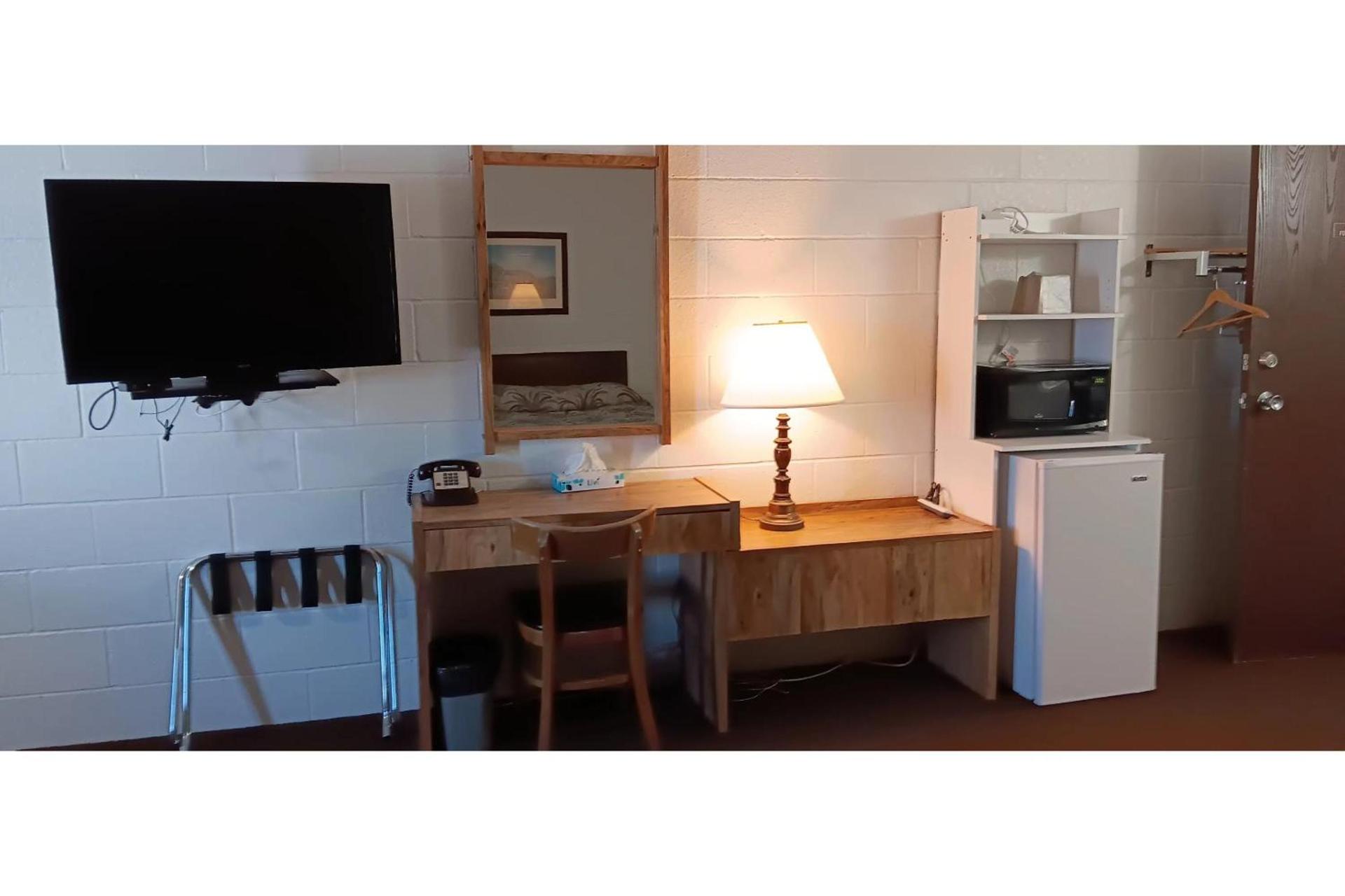 Scotwood Motel by OYO Washburn ND photo 35