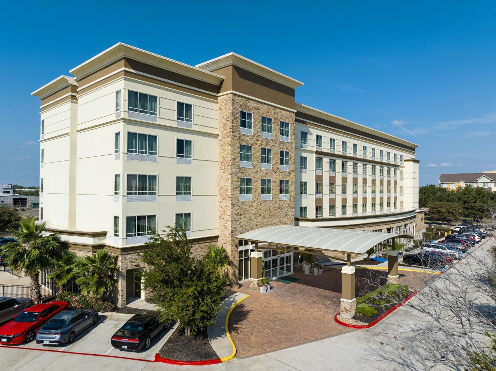 DoubleTree by Hilton Houston Westchase photo 2
