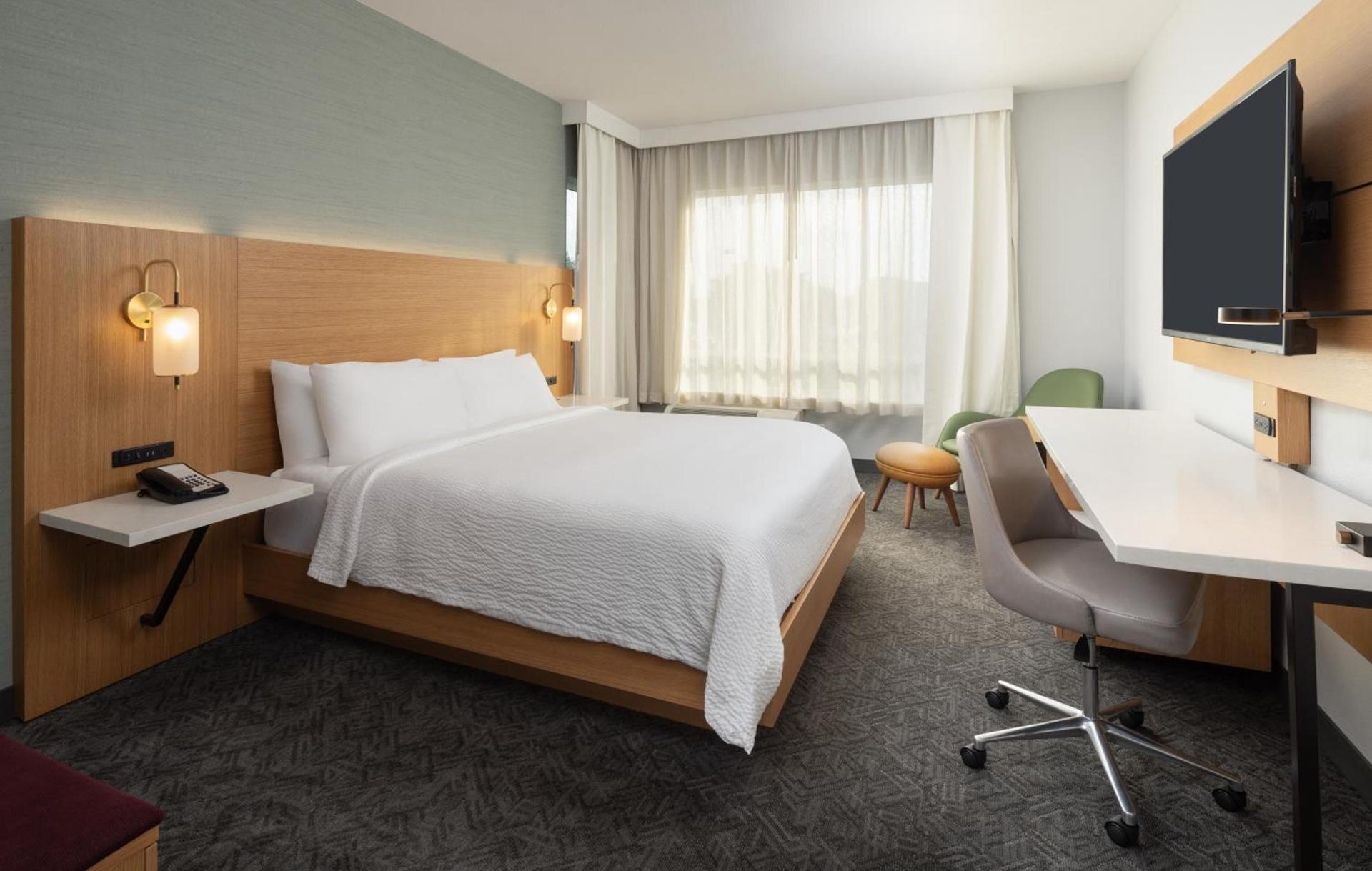 DoubleTree by Hilton Houston Westchase photo 14