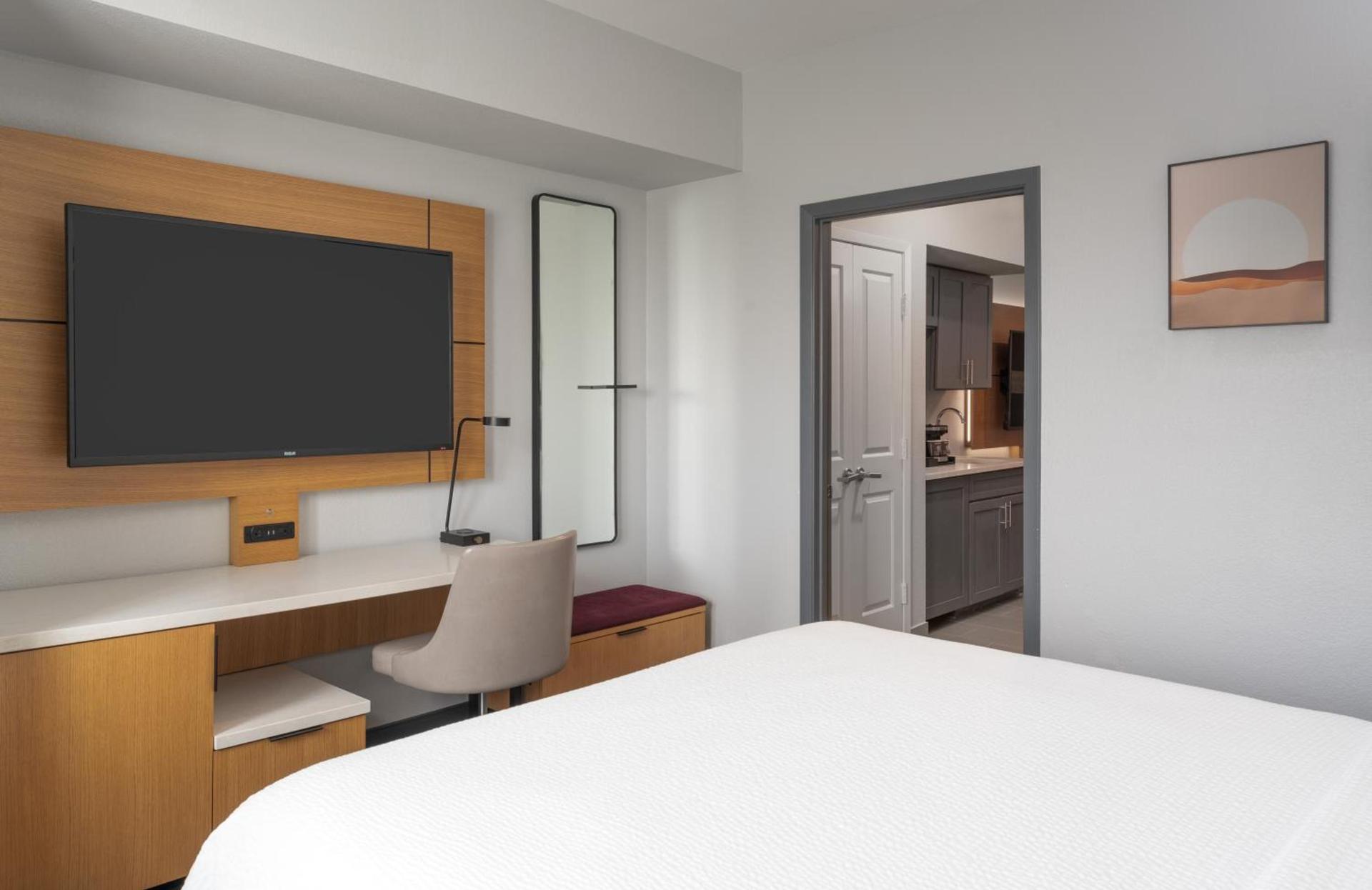 DoubleTree by Hilton Houston Westchase photo 37