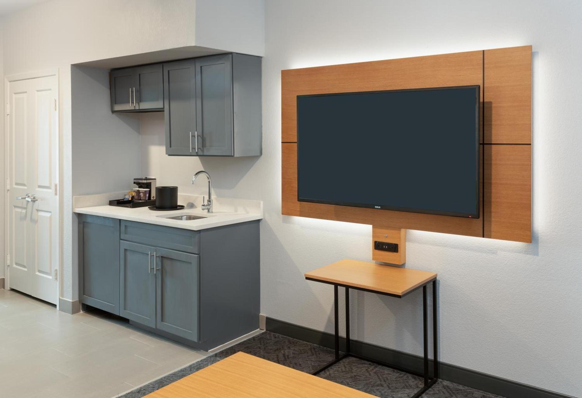 DoubleTree by Hilton Houston Westchase photo 30
