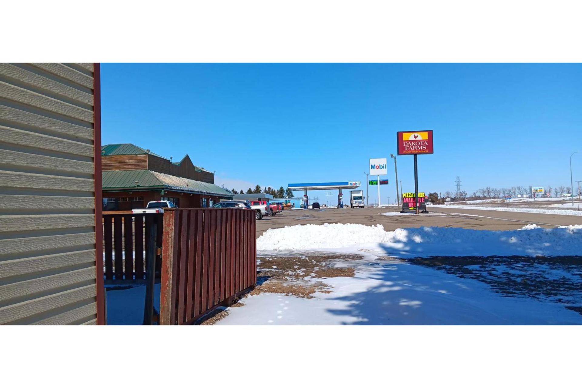 Scotwood Motel by OYO Washburn ND photo 49