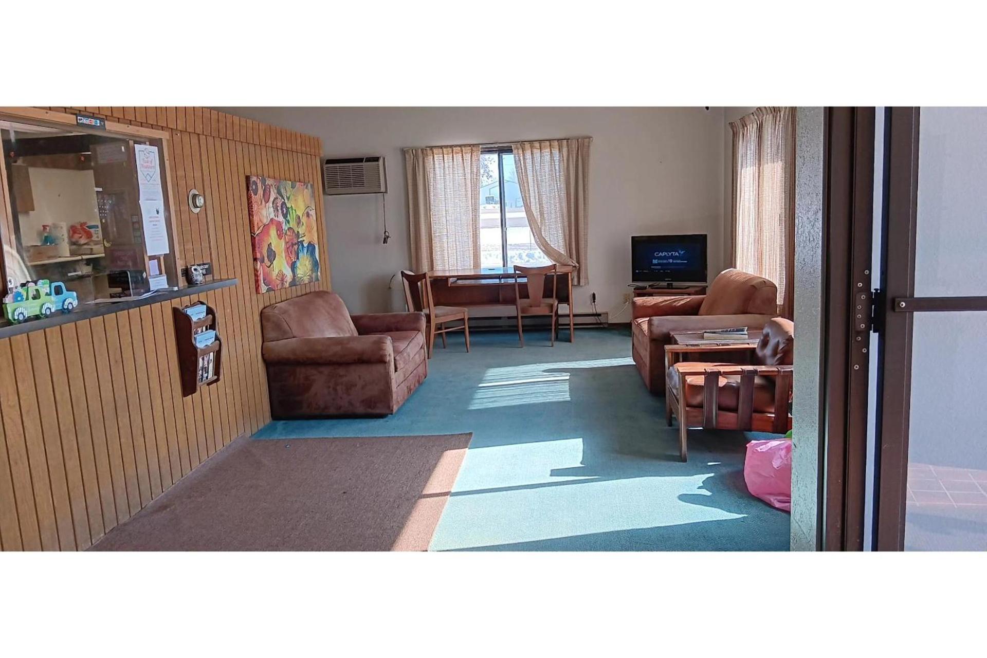 Scotwood Motel by OYO Washburn ND photo 51