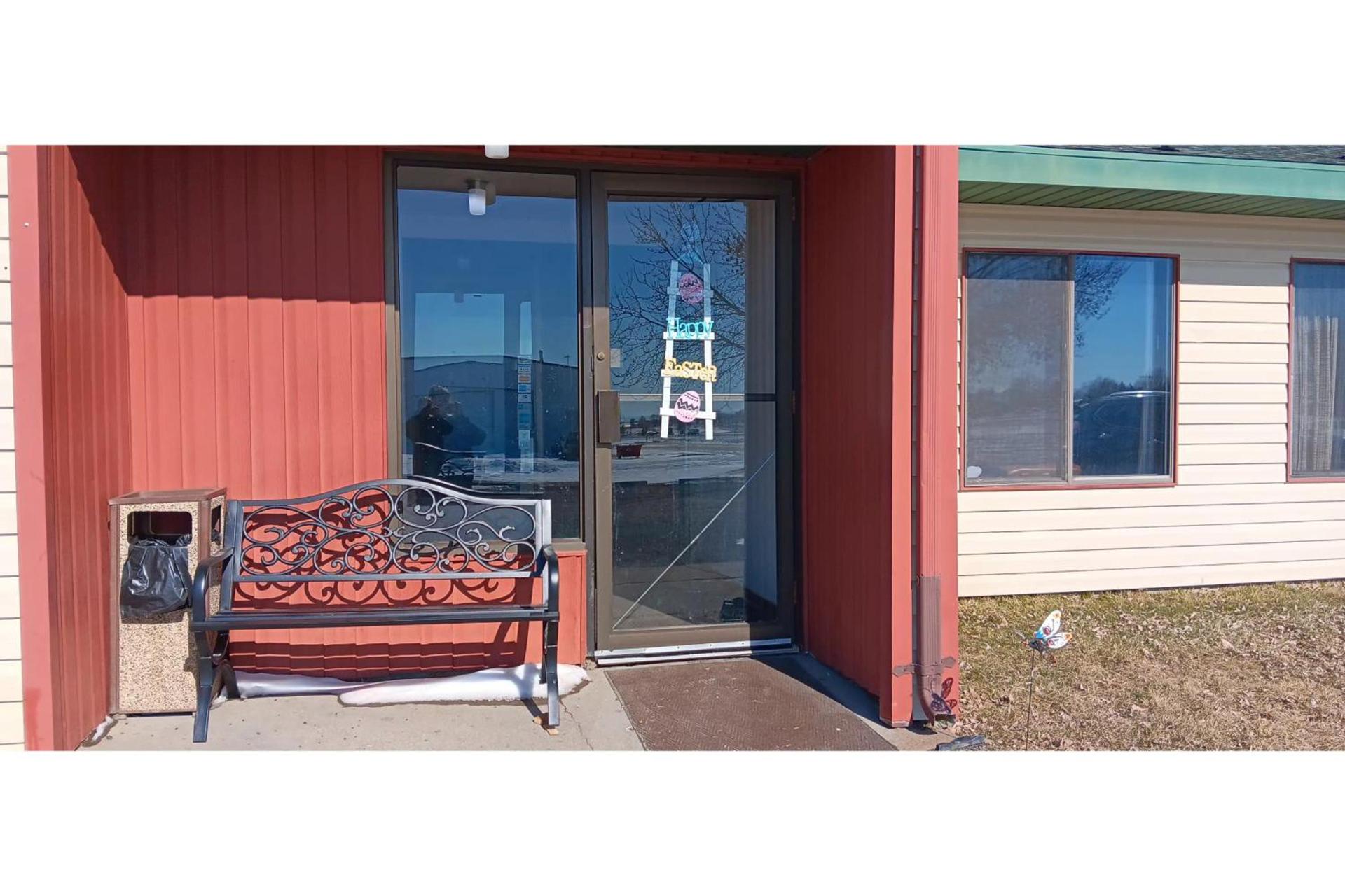 Scotwood Motel by OYO Washburn ND photo 53